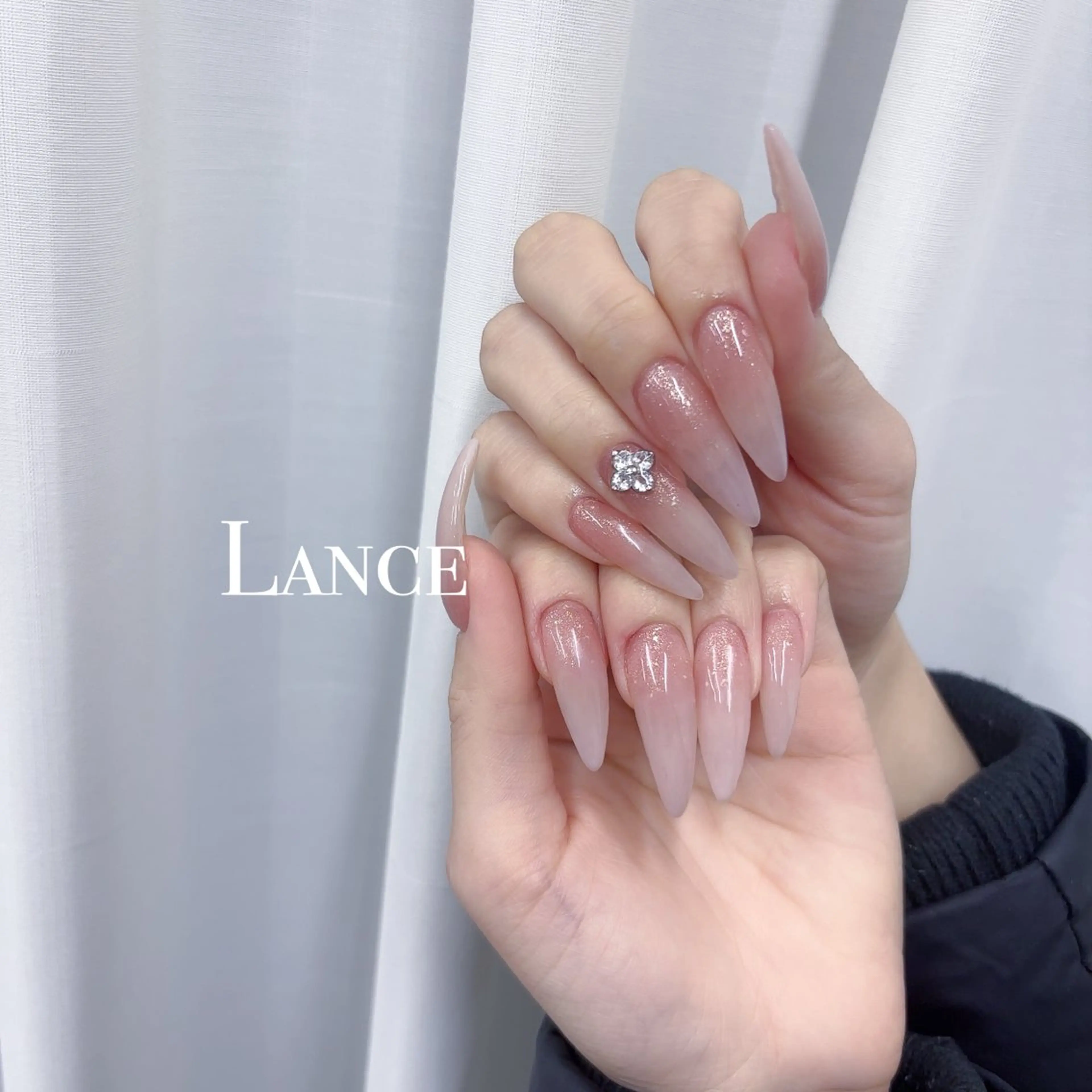 ネイル オーロラネイル フットネイル フレンチネイル ガラスフレンチ 氷ネイル・うるうるネイル ハンドネイル Lance nailのネイルデザイン