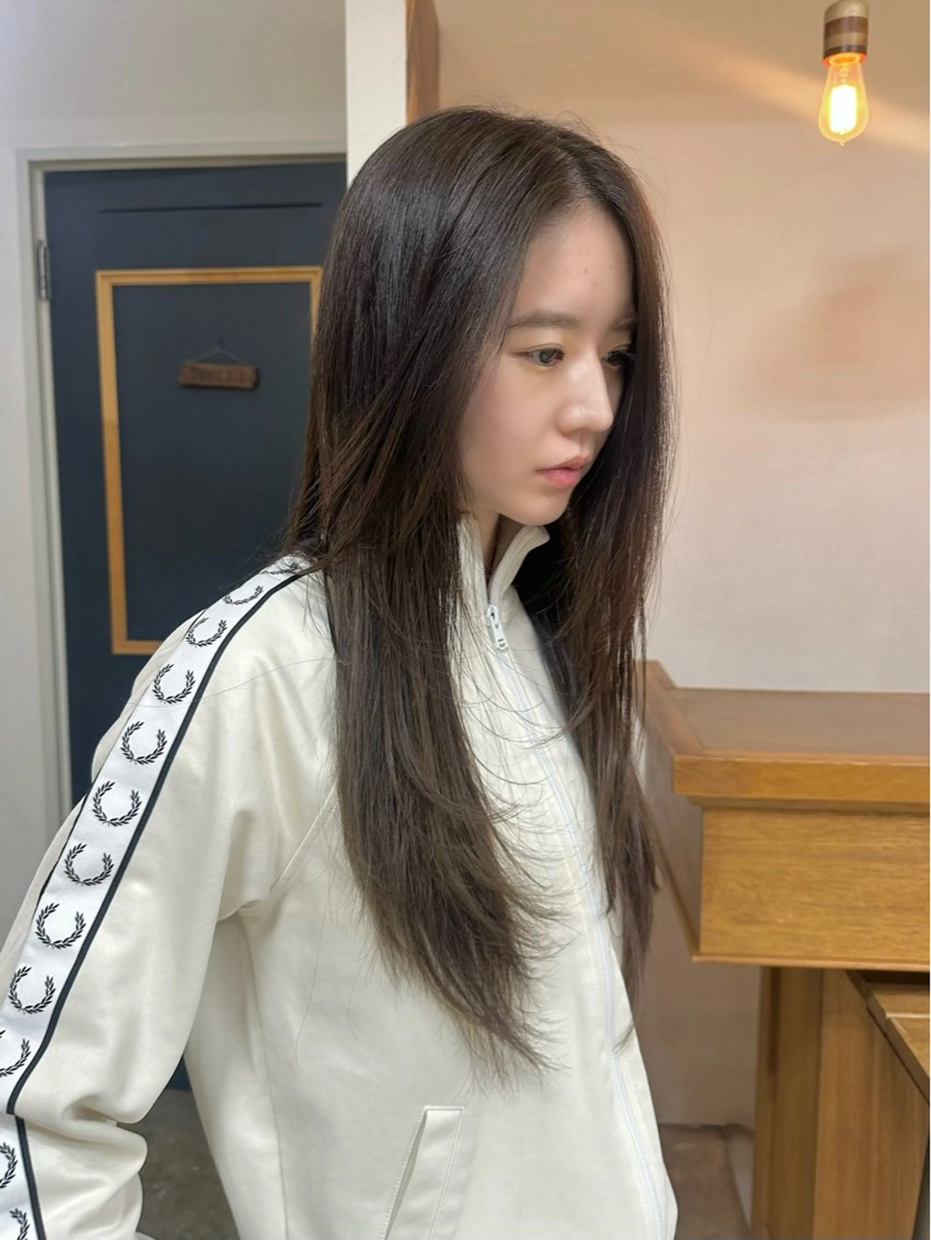 ロング ロングレイヤー レイヤーカット ロング カット ヘアカラー トリートメント NAGISA 🎀透明感カラー🎀のヘアスタイル