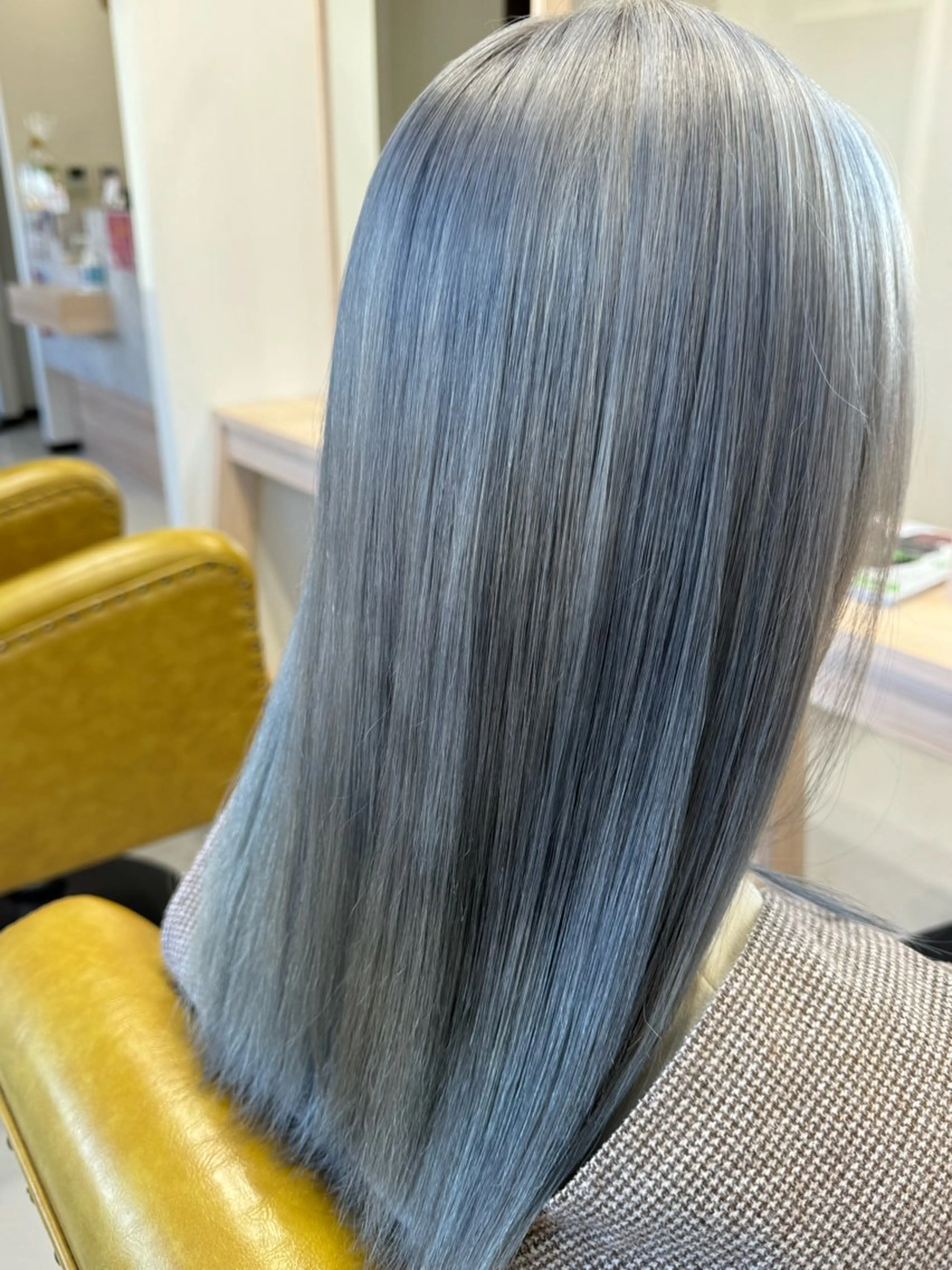 ロング カラー ブリーチ ヘアカラー KAORI 💐🤍のヘアスタイル