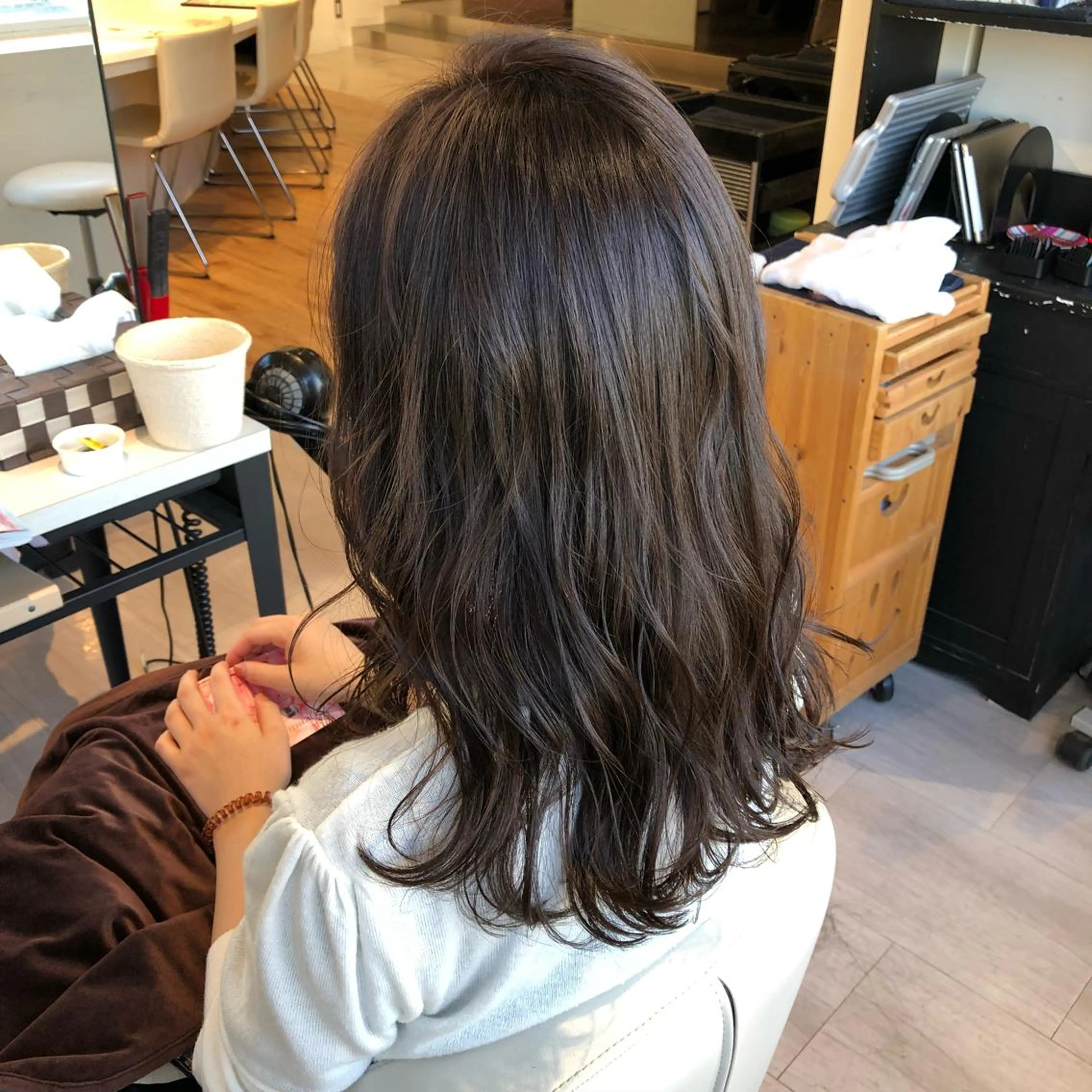 セミロング カラー 金子 富士のヘアスタイル
