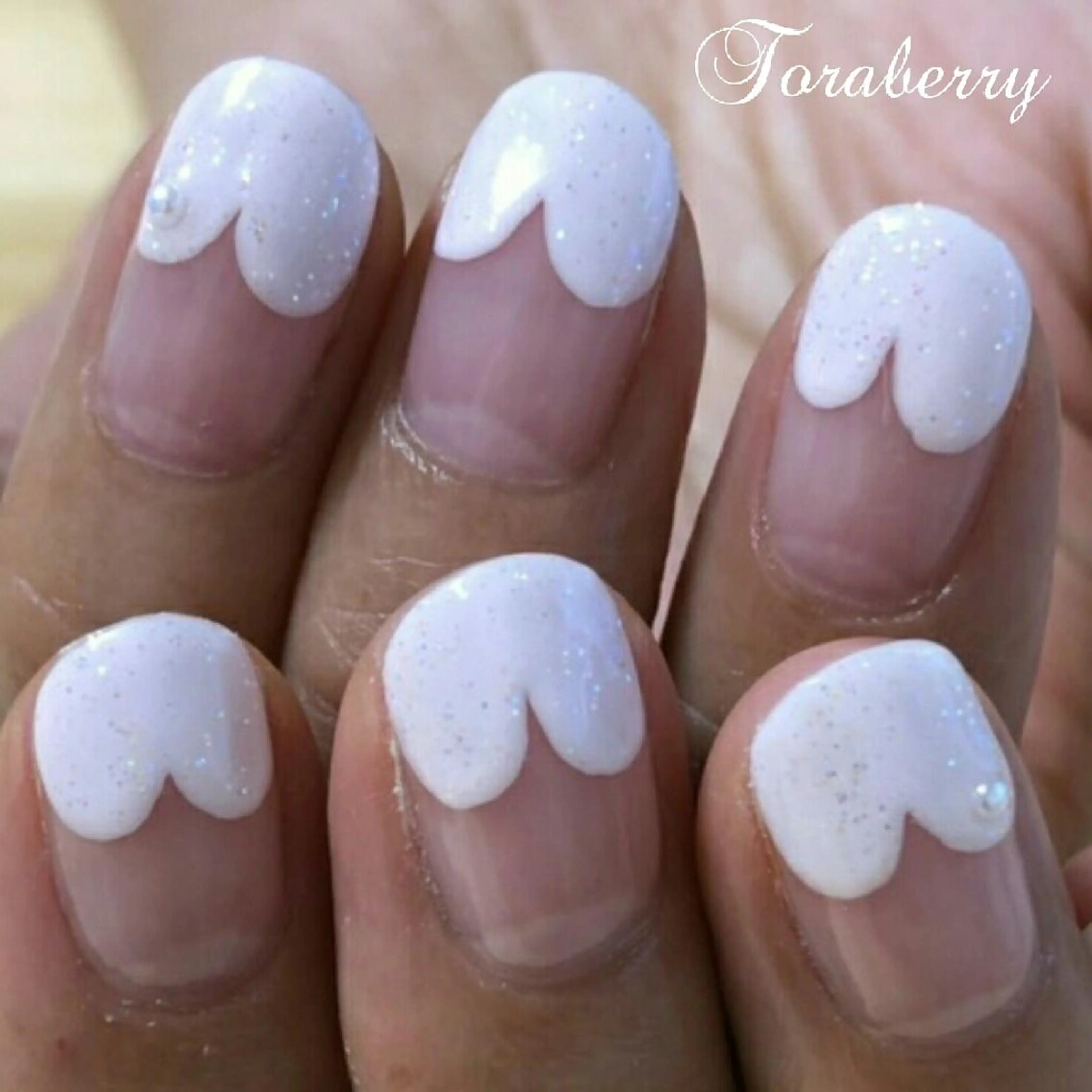 ネイル フレンチネイル ハート ハンドネイル ネイリスト なつみのネイルデザイン