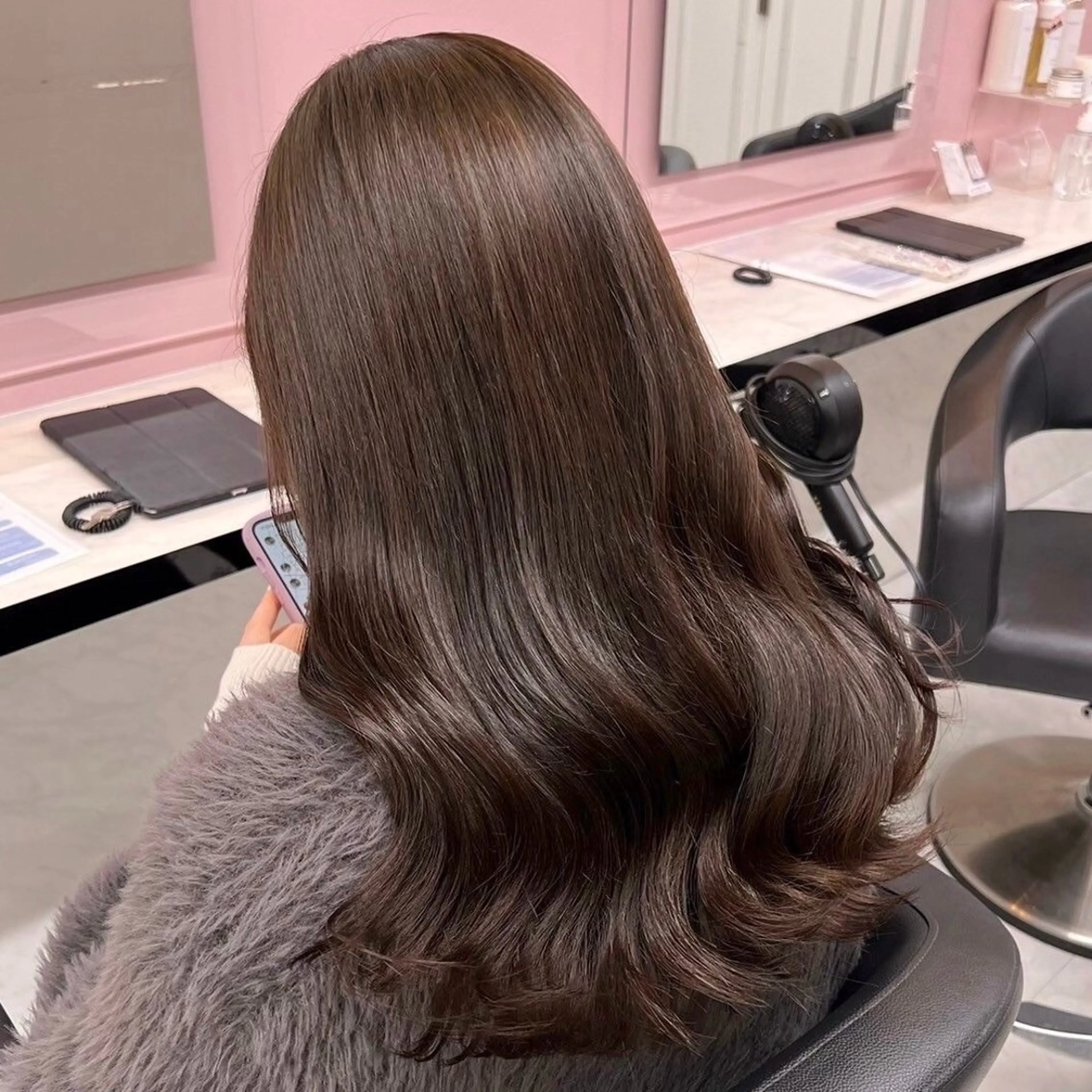 セミロング カラー 🎀🧁ダメージレス 艶髪カラー🧁🎀のヘアスタイル