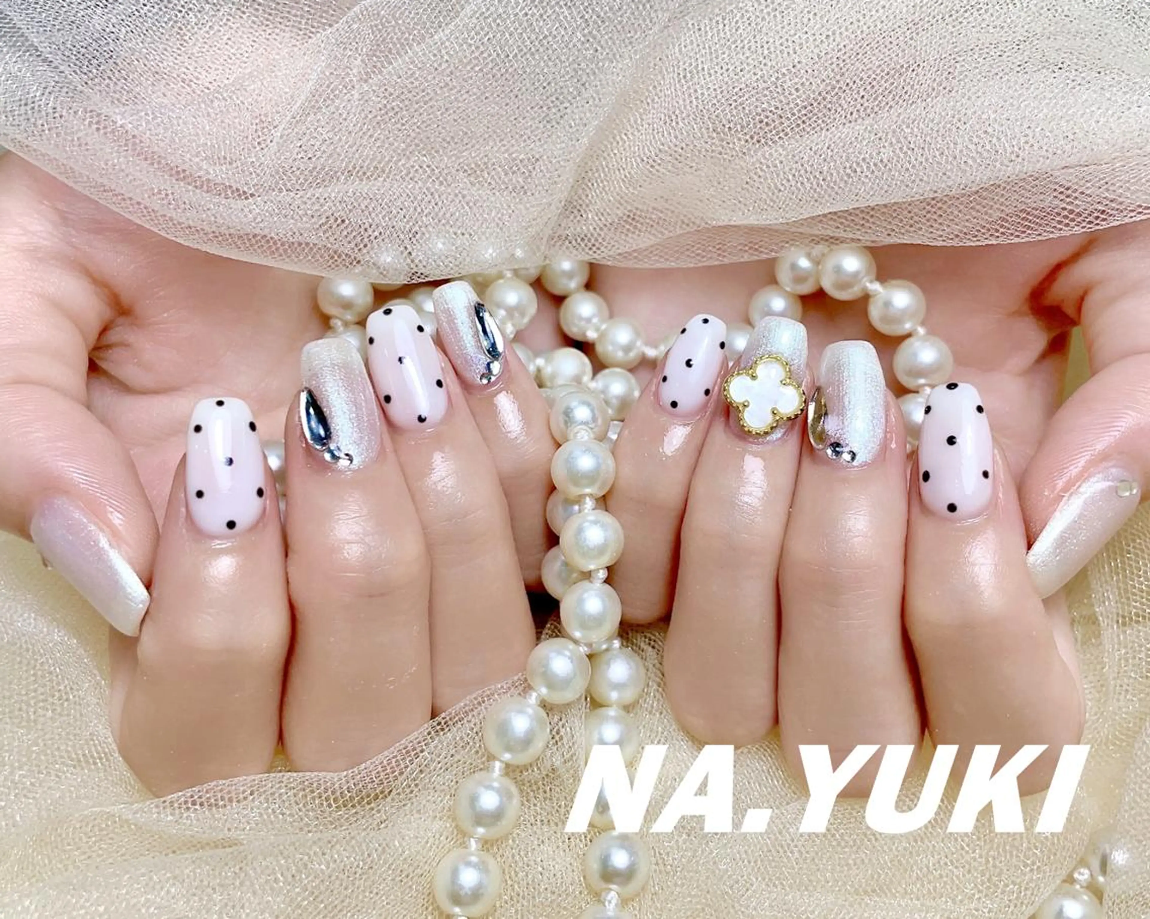 ネイル ハンドネイル ハンドケア 🌷 Mooning 🌷のネイルデザイン