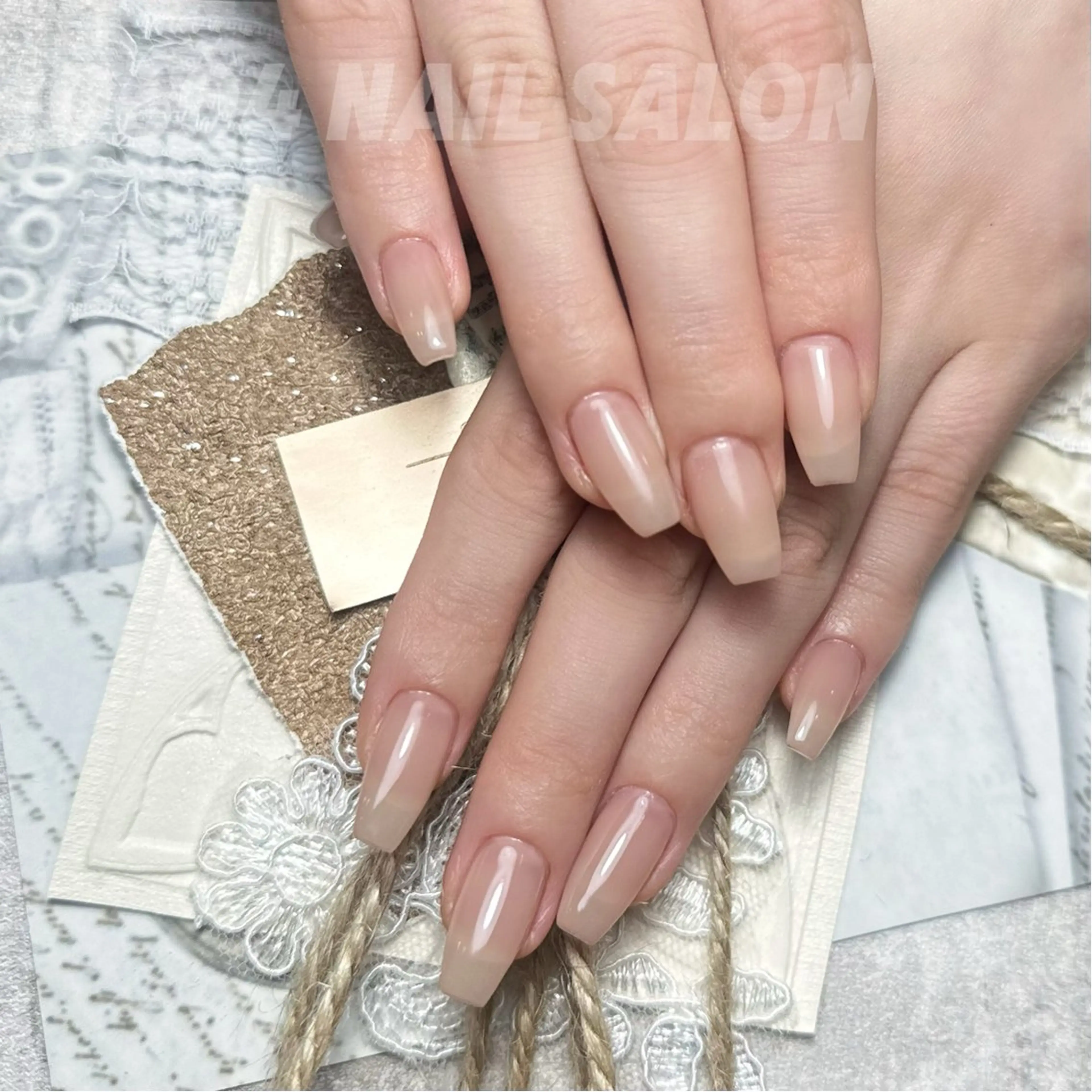ネイル 長さ出し ワンカラーネイル ネイルチップ ishiro 🍂のネイルデザイン