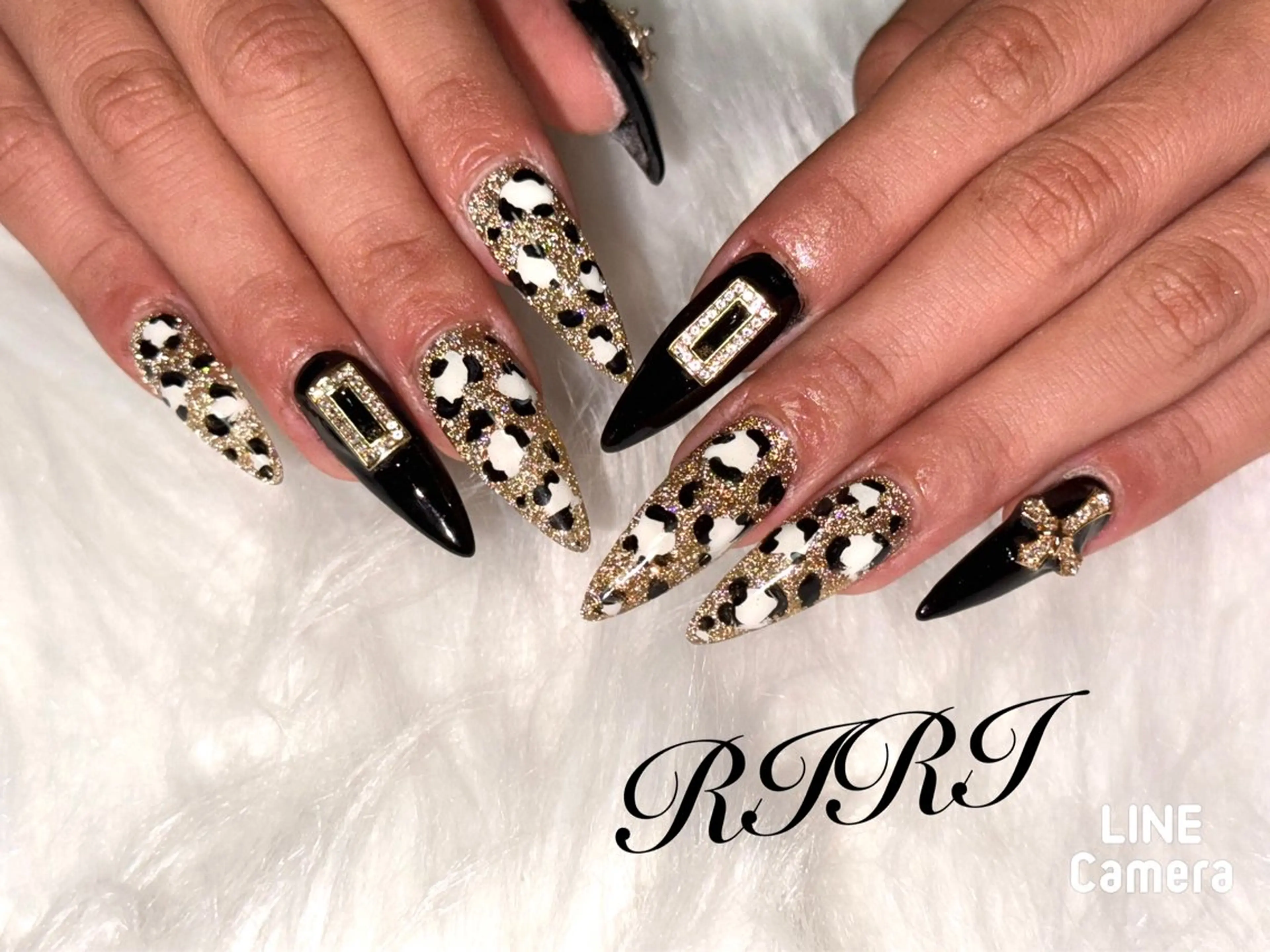 ネイル アニマル柄 フラッシュネイル ジェルネイル ロングネイル スカルプネイル ハンドネイル riri オーナーのネイルデザイン