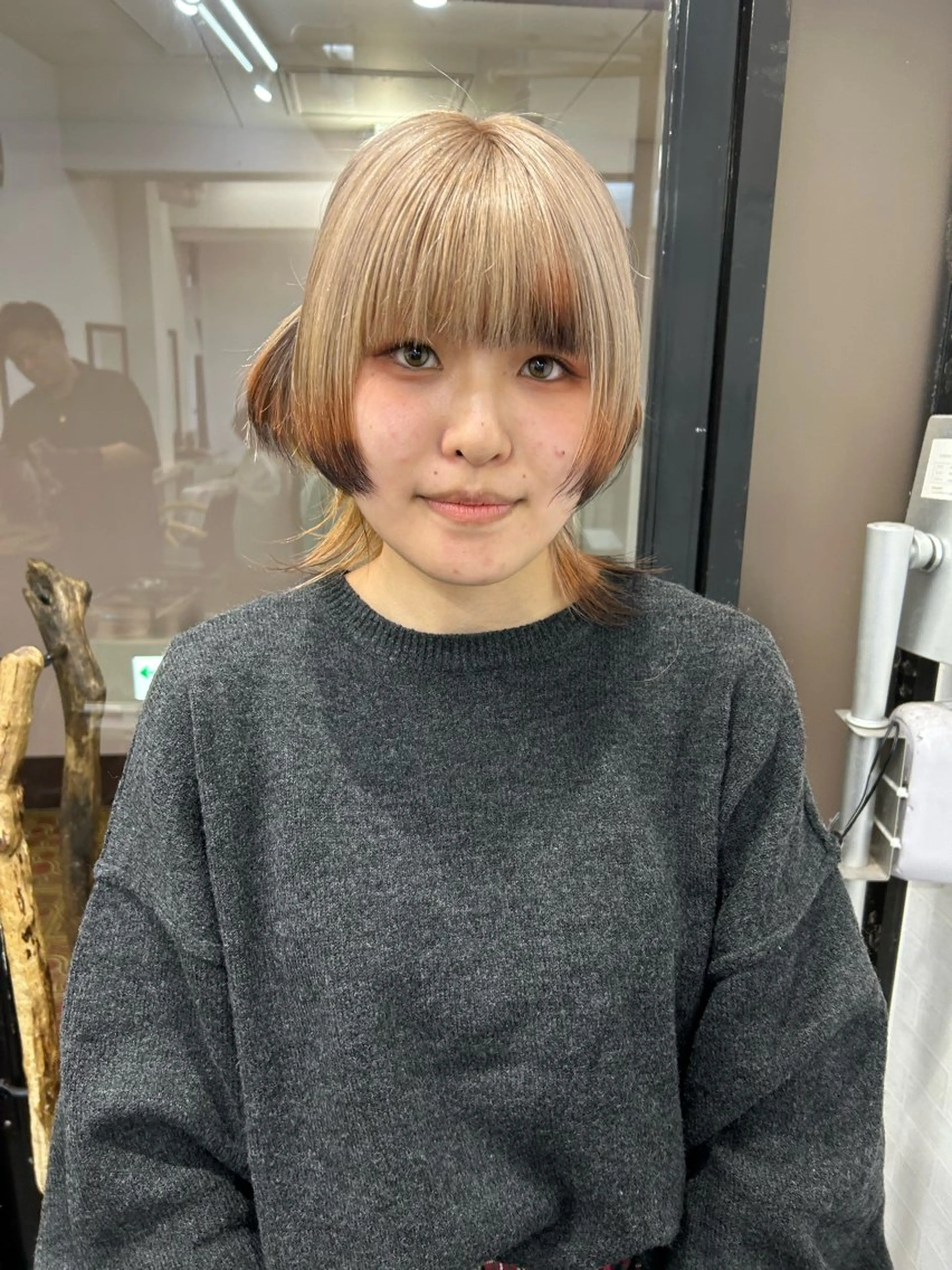 ミディアム Yui. レイヤー/パーマのヘアスタイル