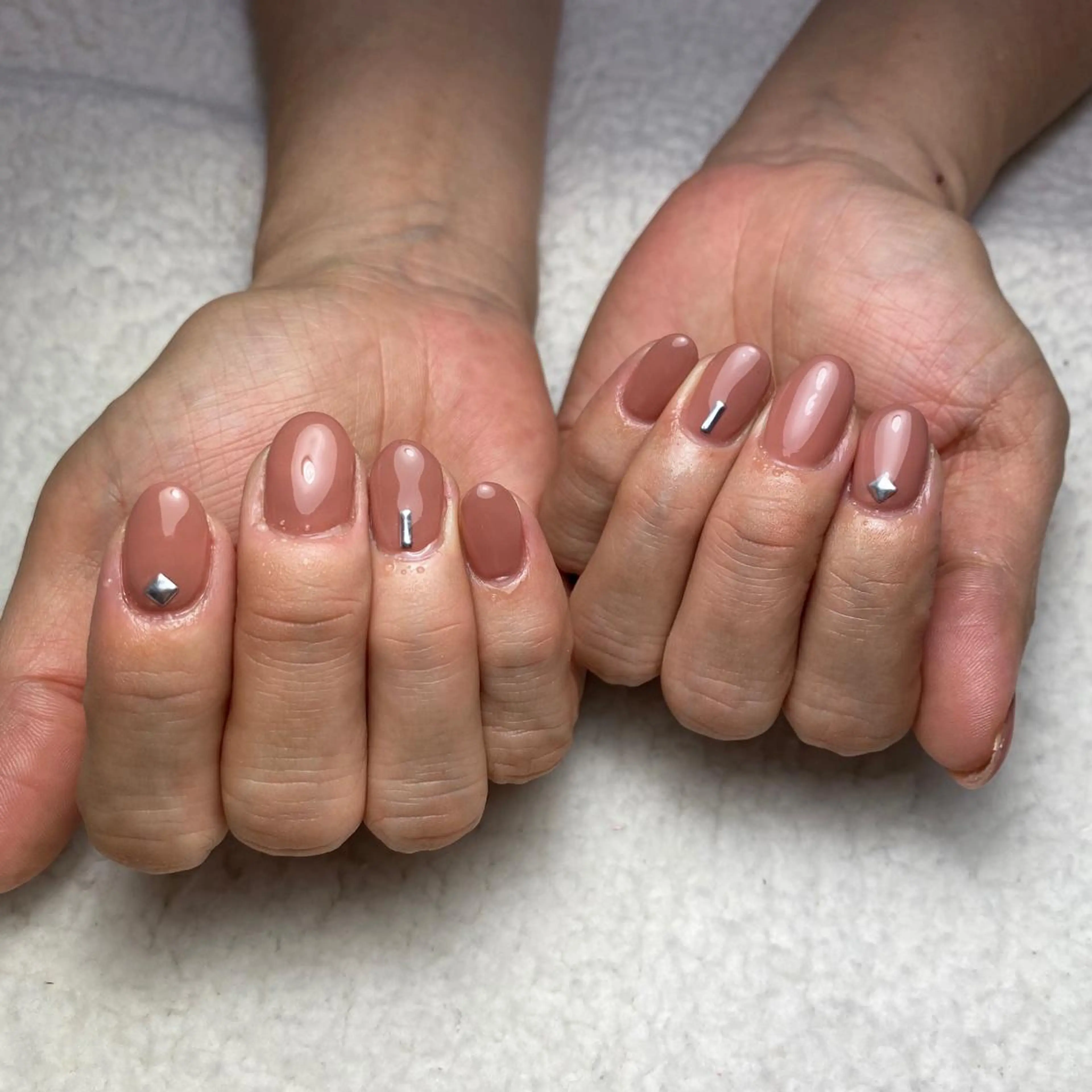 ネイル ワンカラーネイル シルバー ハンドネイル COCO+所属・COCO +のエステ・リラクイメージ