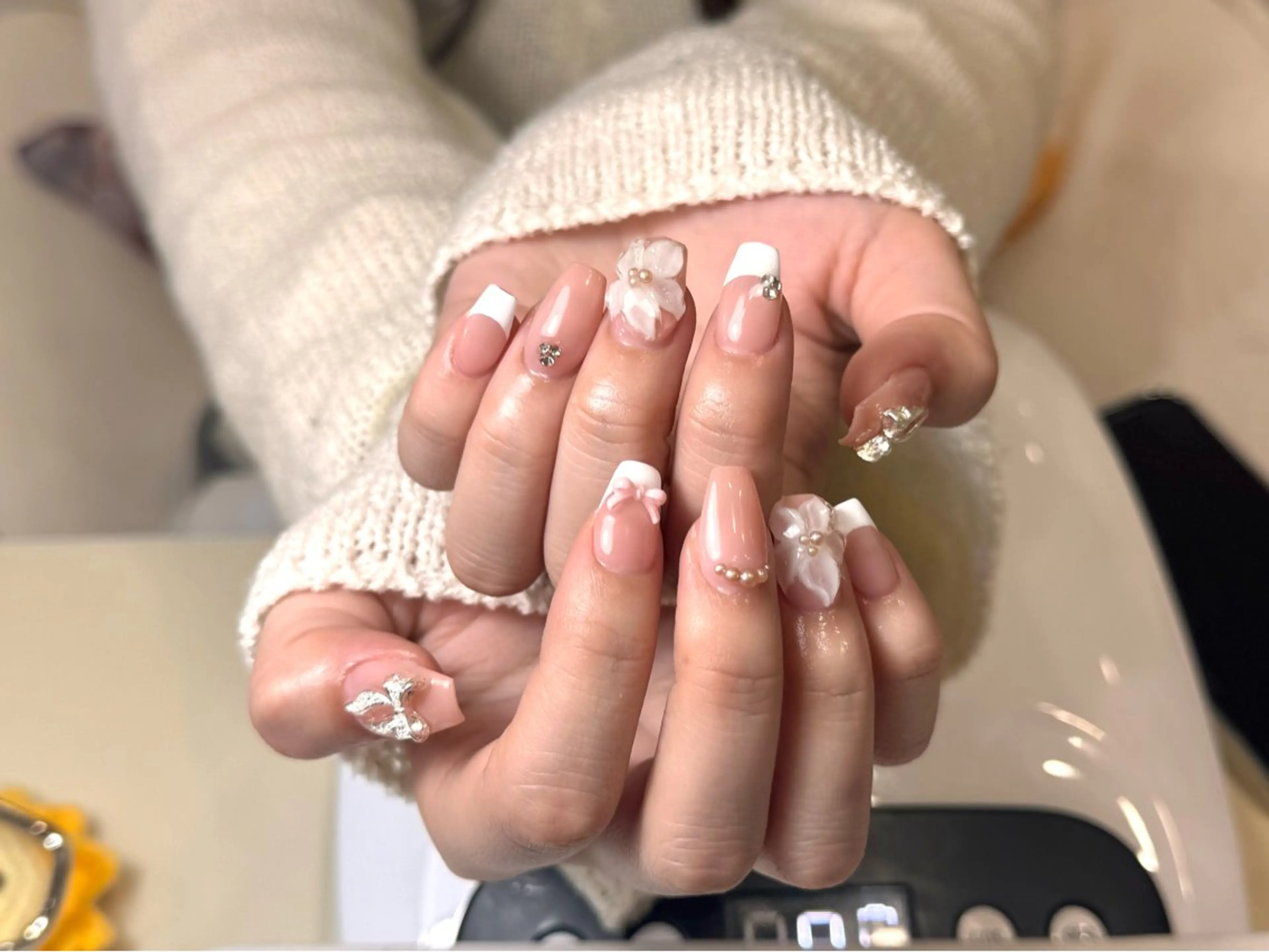 ネイル アートネイル ブラウン フラワーネイル ジェルネイル ワンカラーネイル チャ ミーのネイルデザイン