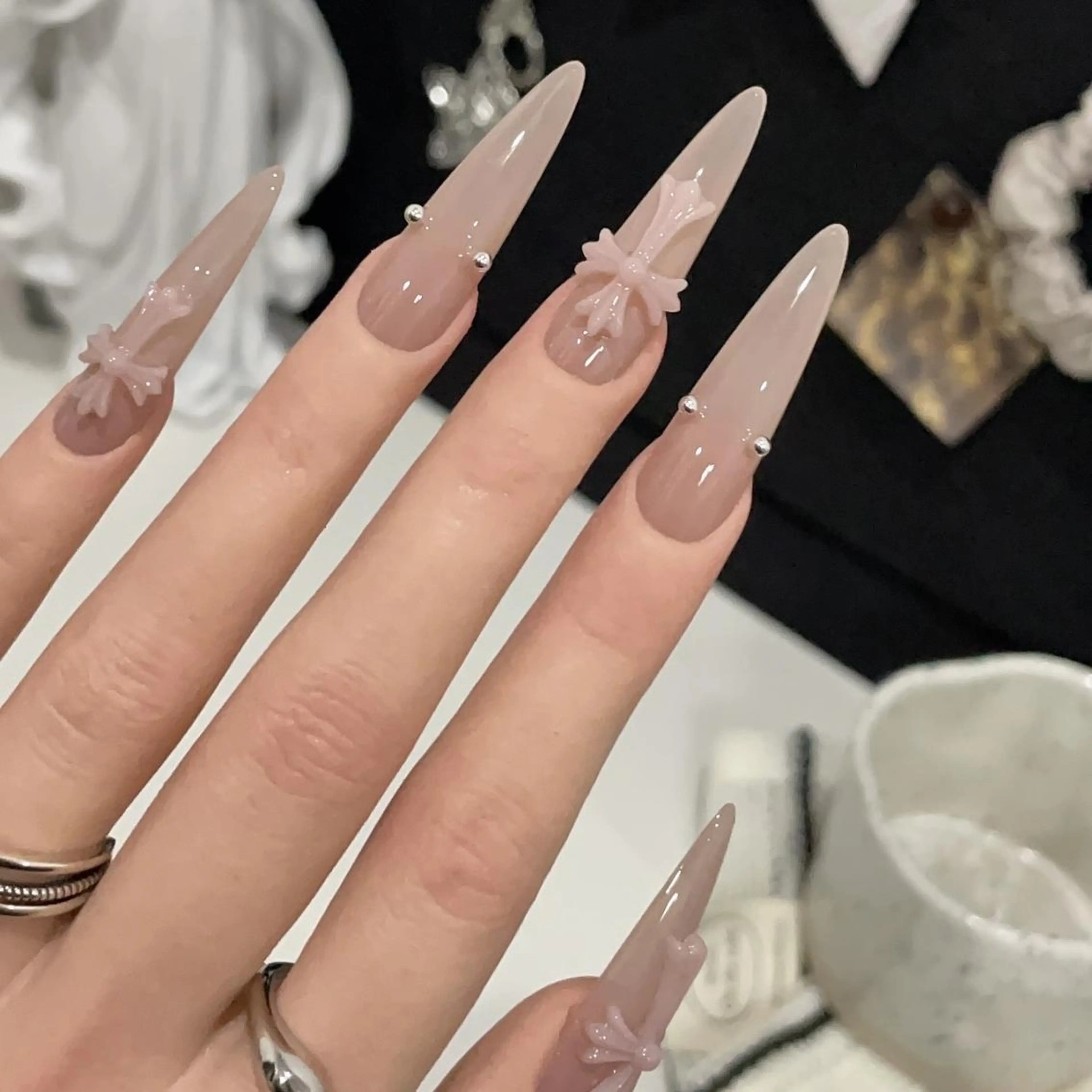 メンズ ネイル アートネイル フレンチネイル ジェルネイル ハート キラキラネイル ✨Bloom Ruby❣️のネイルデザイン