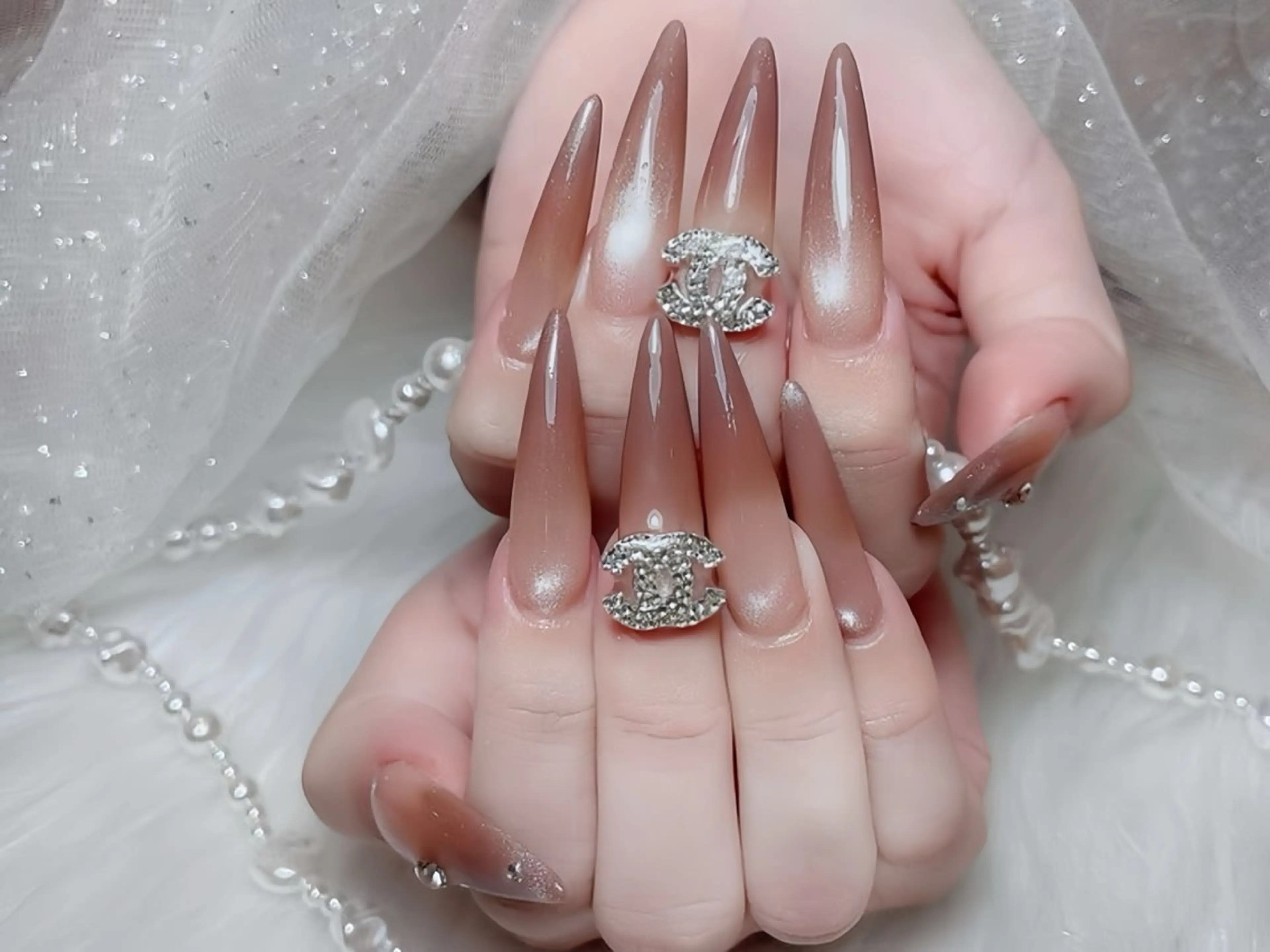 ネイル オーロラネイル ジェルネイル 韓国ネイル ロングネイル マグネットネイル ハンドネイル Rin Nail Shinokuboのネイルデザイン