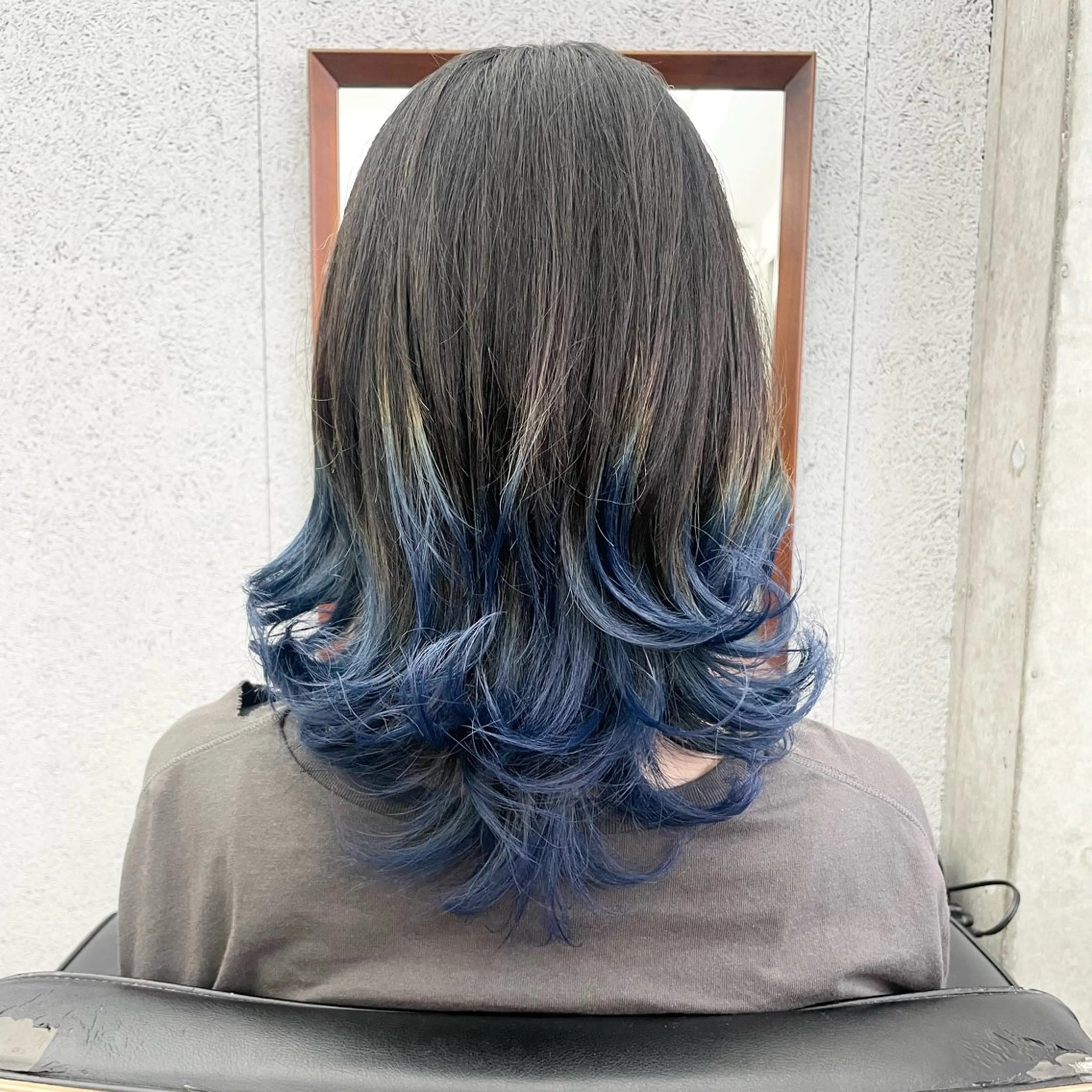 ミディアム カラー メンズ メンズウルフカット ブルーカラー レイヤーカット ウルフカット カット ヘアカラー トリートメント ヘアセット ✂︎ウルフ・ショート ✂︎MIKUNIのヘアスタイル