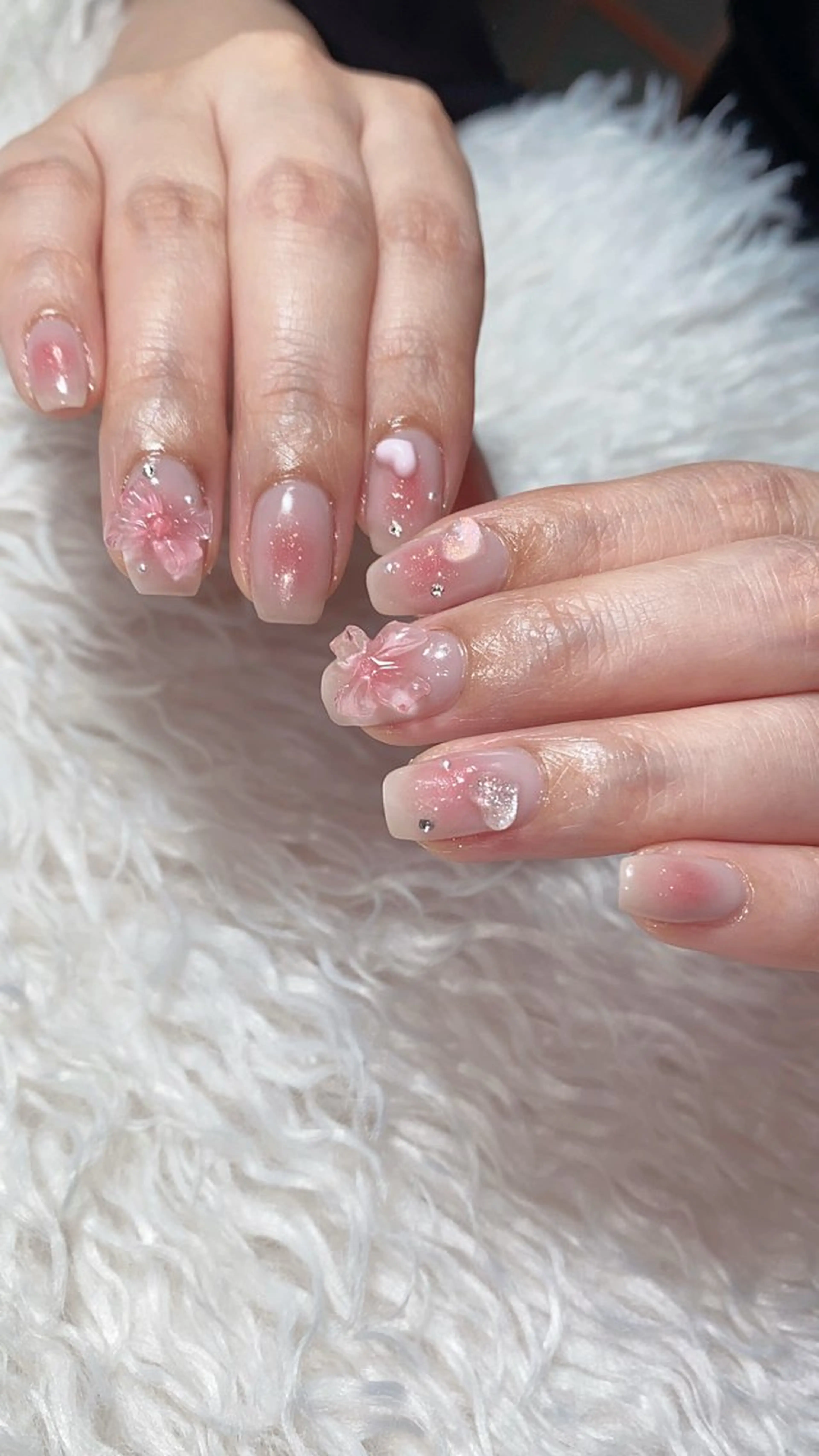 ネイル ハンドネイル n o q r m. n a c h iのネイルデザイン