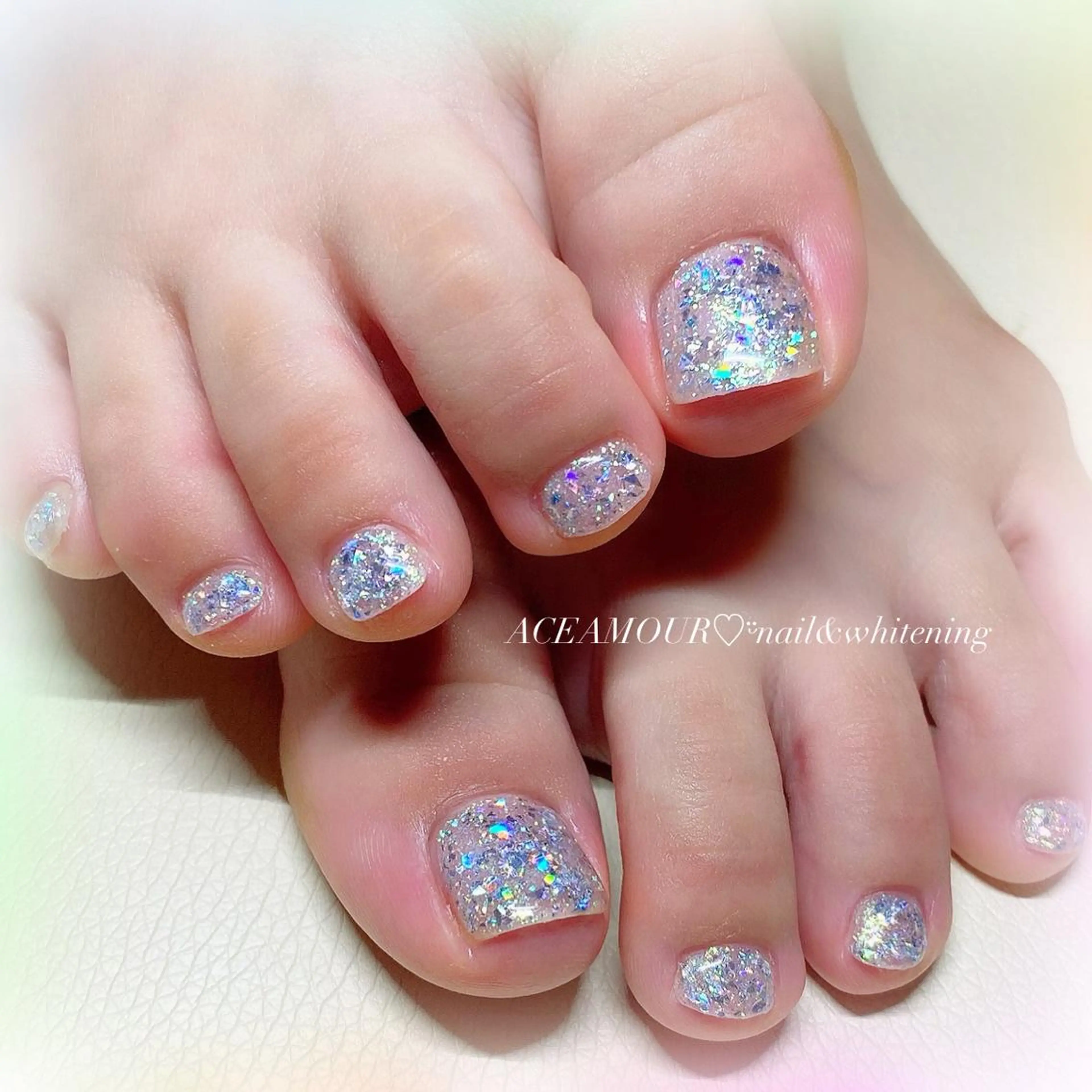 ネイル キラキラネイル ワンカラーネイル シルバー ネイル/耳つぼ /新ホワイトニングのネイルデザイン