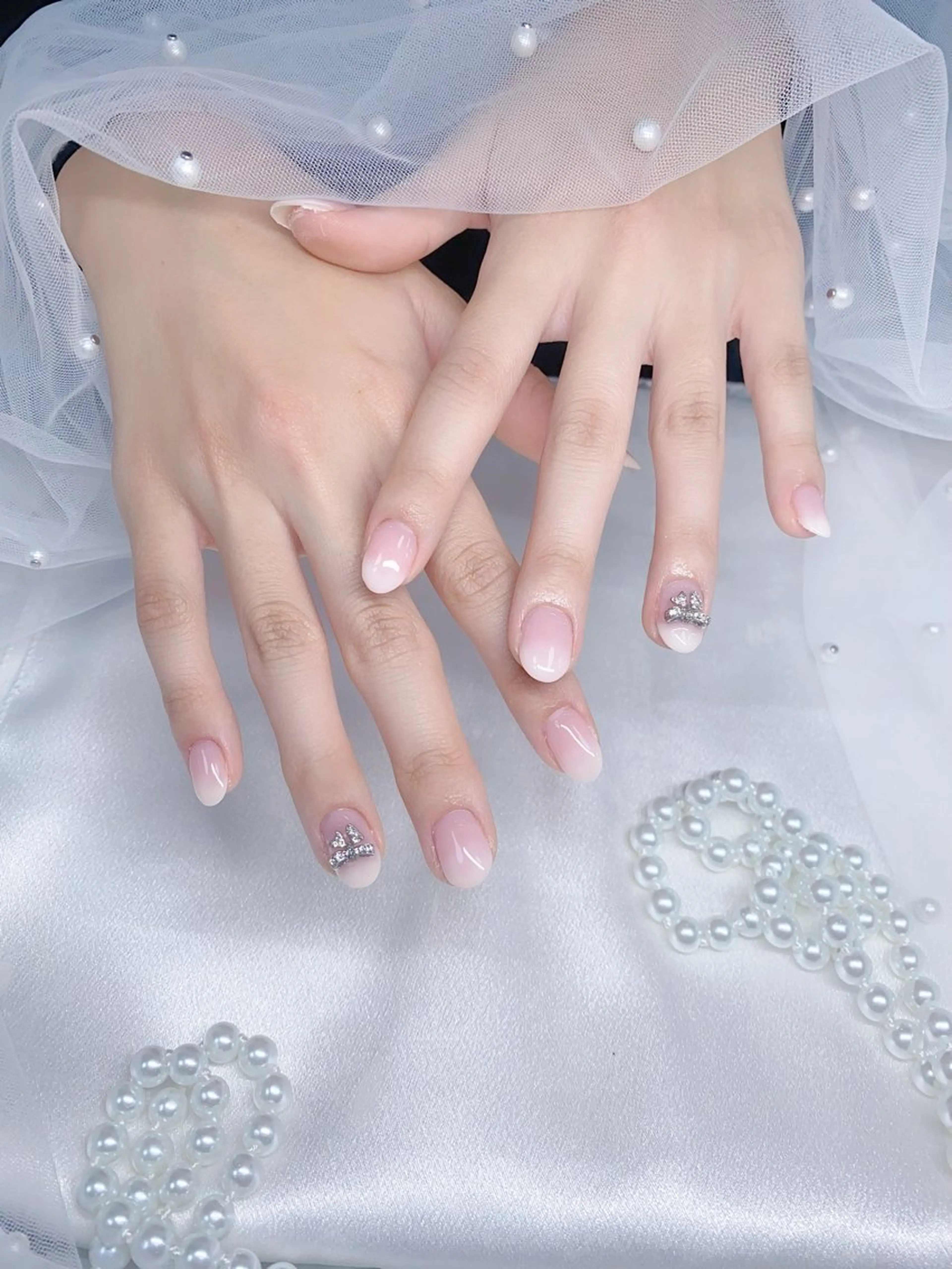 ネイル オーロラネイル 長さ出し フラッシュネイル フレンチネイル ジェルネイル ハンドネイル ア カリのネイルデザイン