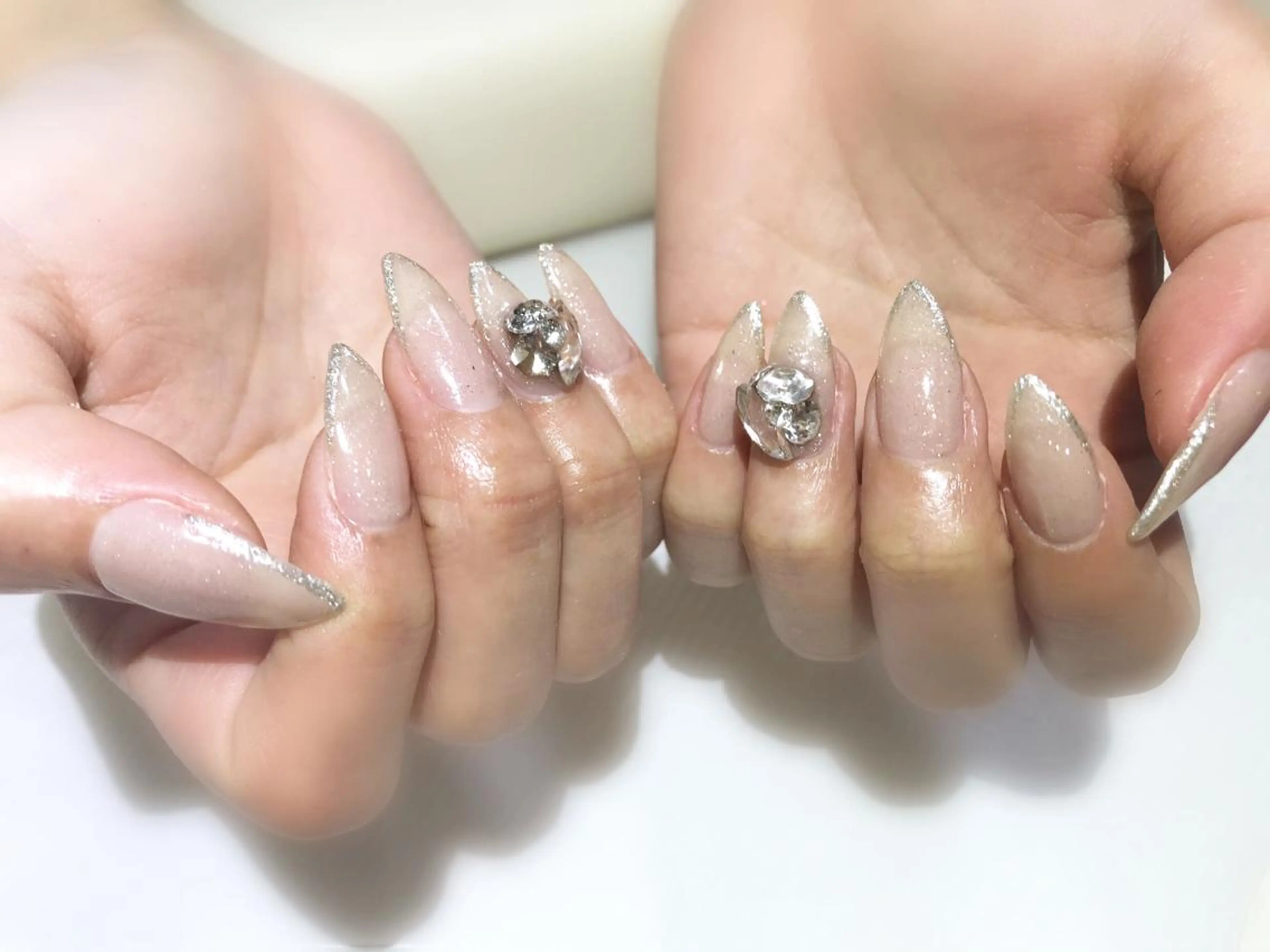 ネイル フットネイル シンプルネイル 春ネイル 夏ネイル ホワイト nail fufla ♡yamane♡のネイルデザイン