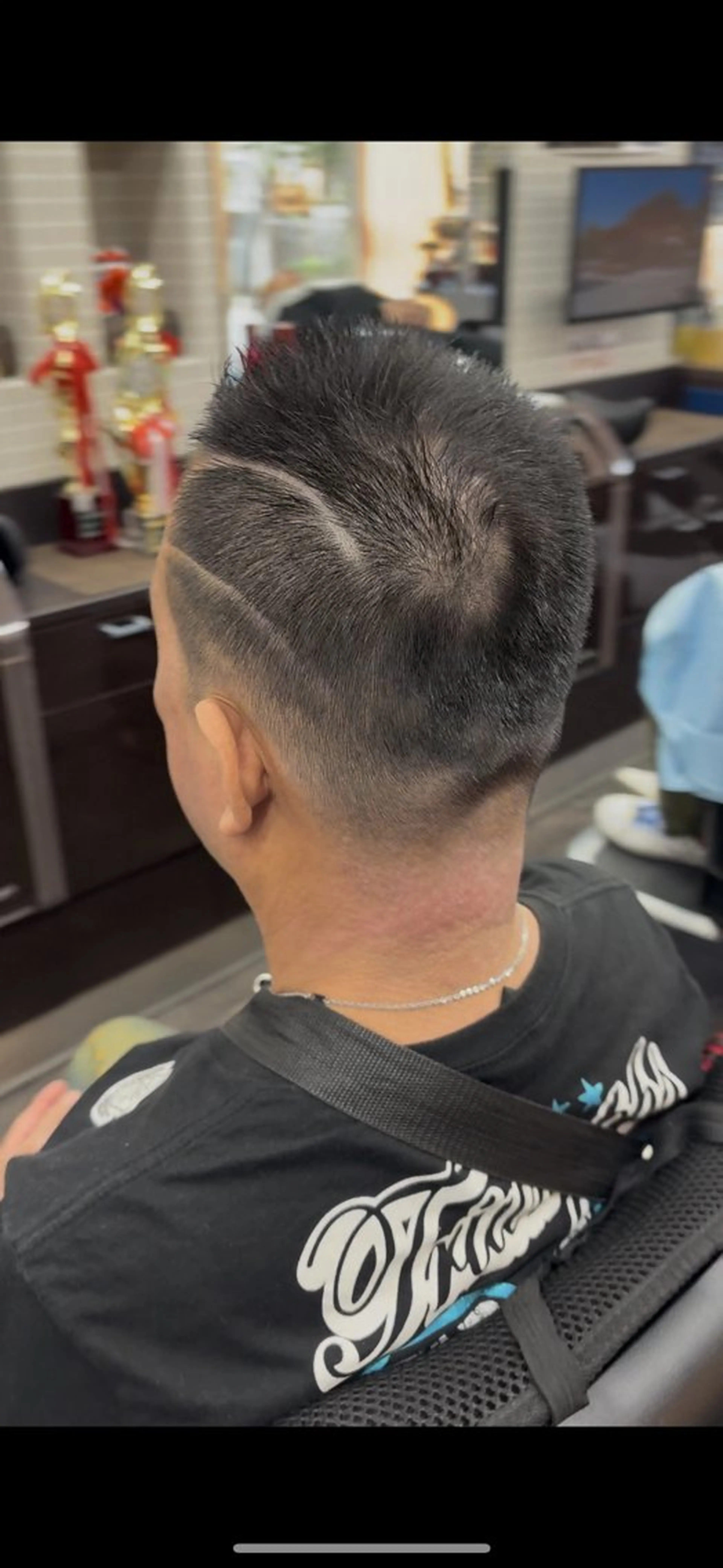 ショート メンズ 刈り上げ 田村 眞中のヘアスタイル