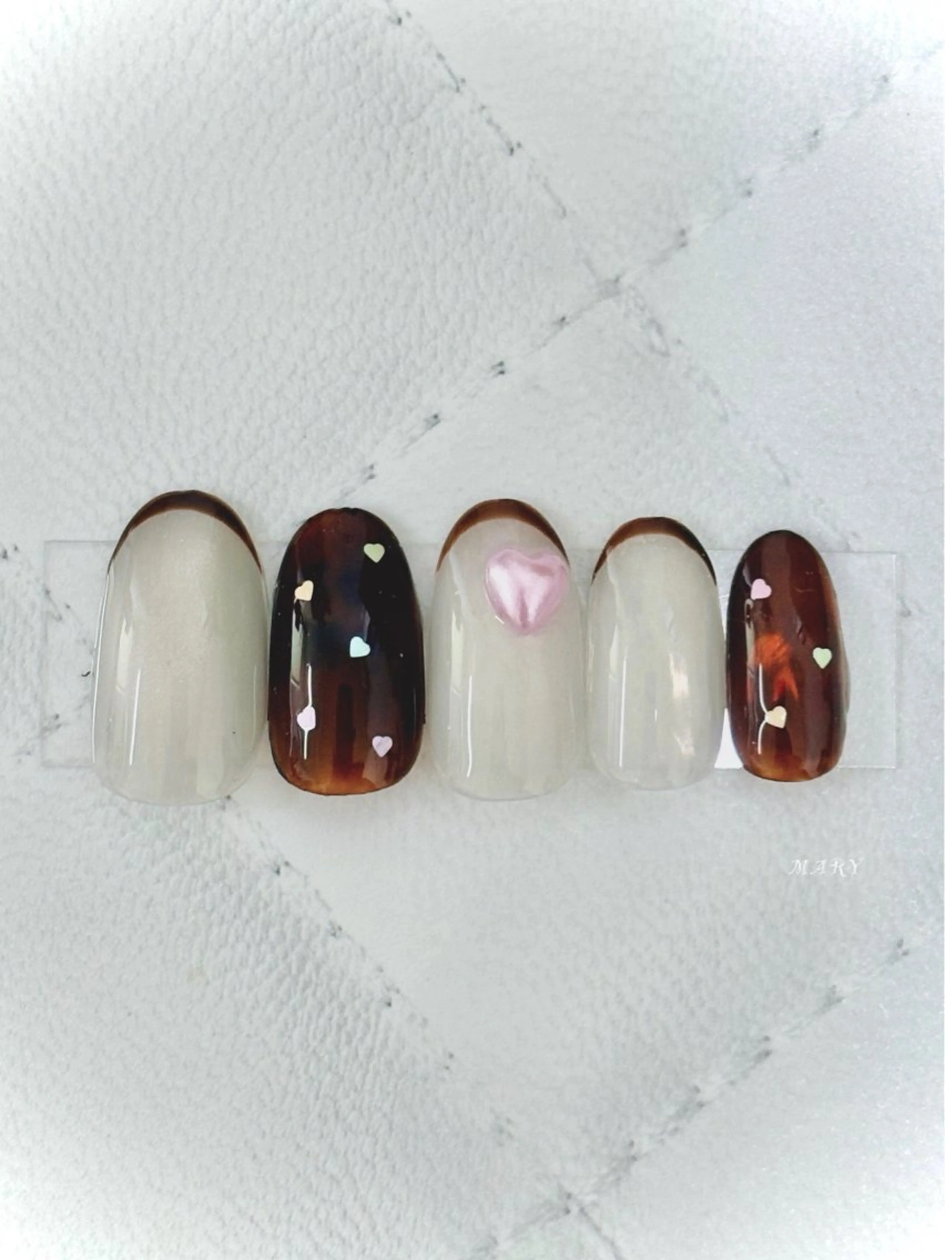 ネイル ブラウン フレンチネイル ハート マグネットネイル ニュアンスネイル ハンドネイル Mary nail .narumiのネイルデザイン