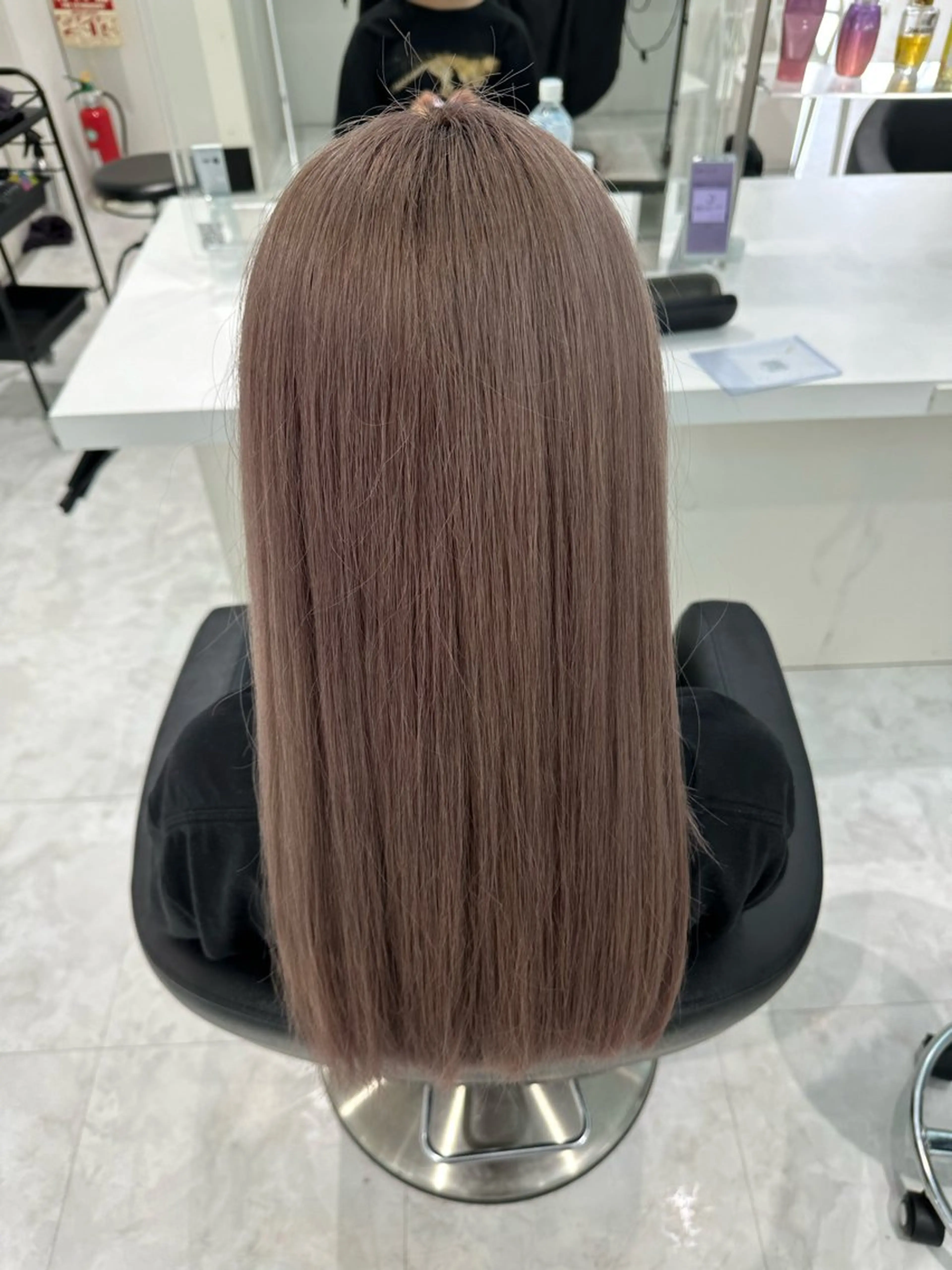 セミロング カラー ヘアアレンジ 🫧モテる💗ダメー ジレスハイトーン🫧のヘアスタイル