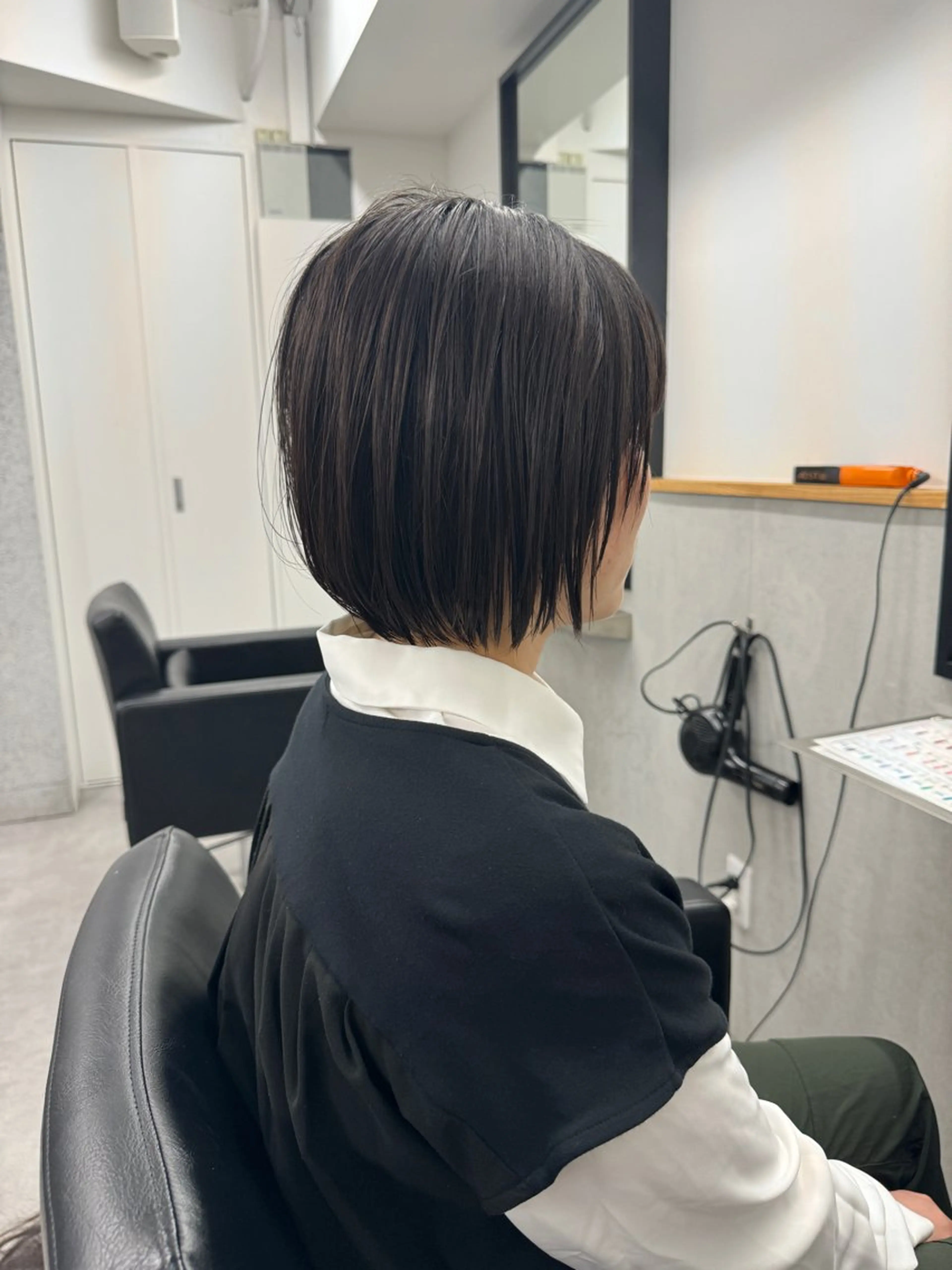 ショート 切りっぱなしボブ レイヤー/縮毛矯正のヘアスタイル