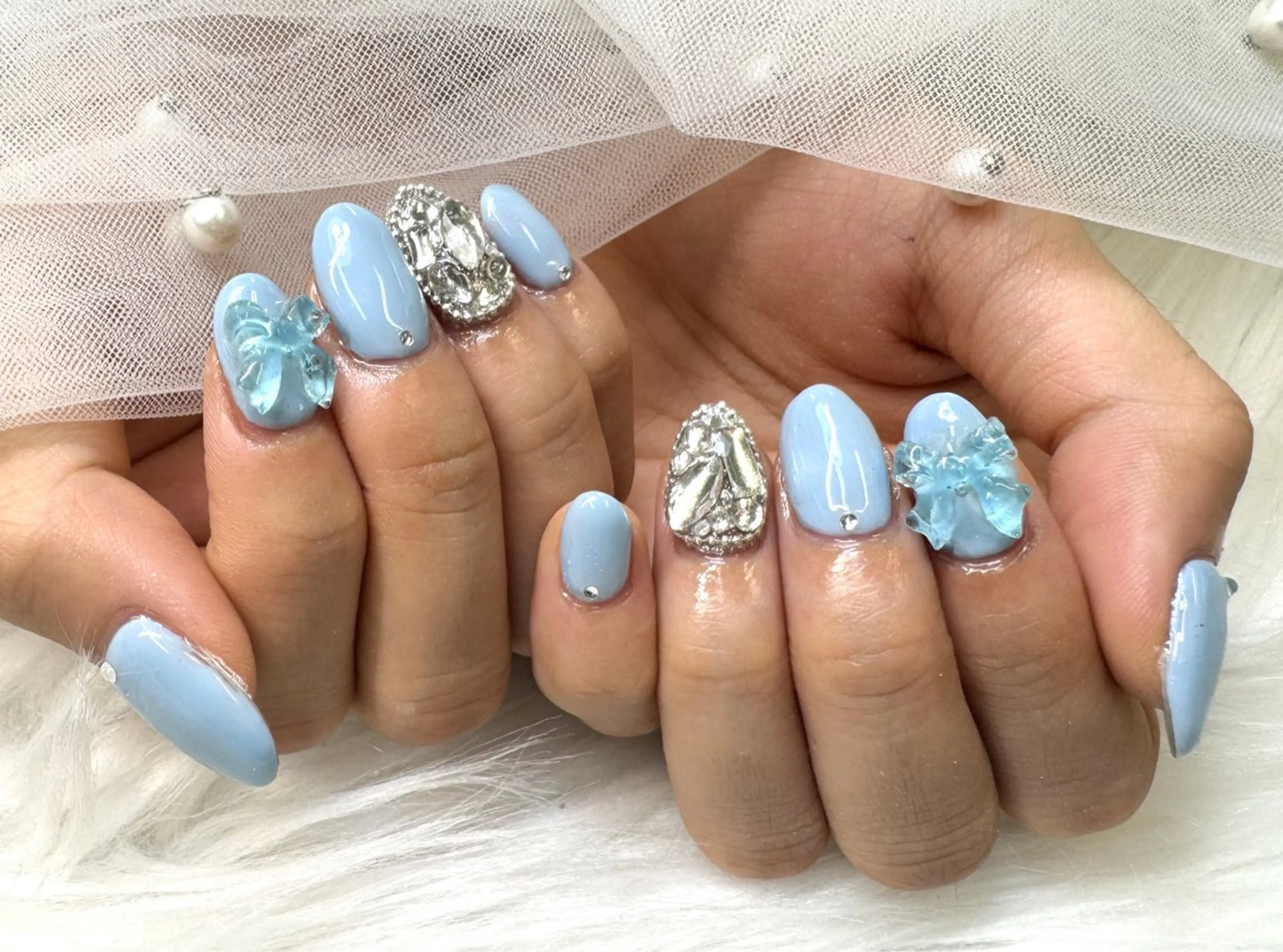 ネイル 成人式 フレンチネイル ジェルネイル ガラスフレンチ キラキラネイル ハンドネイル Queeens nailのネイルデザイン