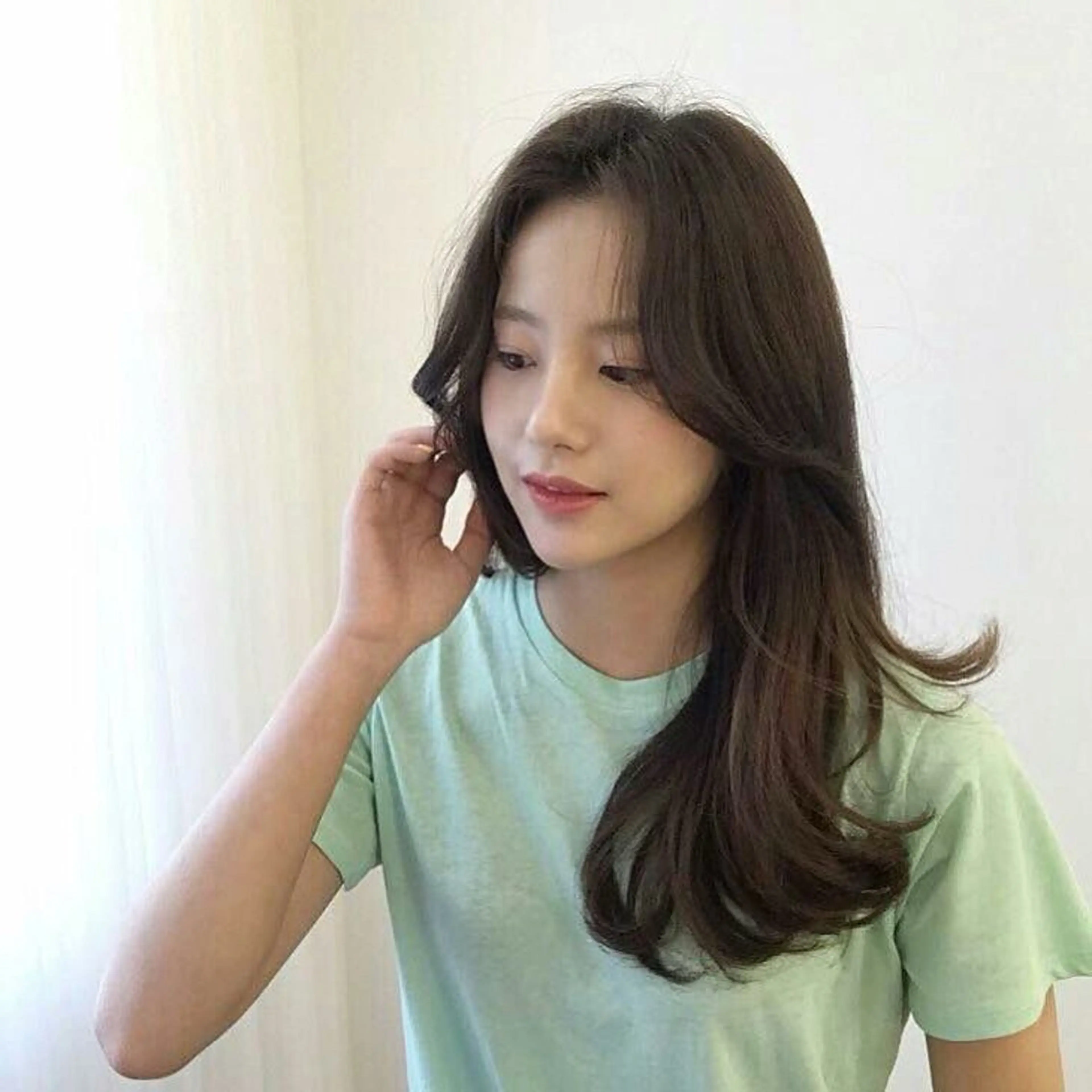 セミロング カラー カット ヘアカラー トリートメント 韓国風×透明感カラー 髪質改善オタベシンヤのヘアスタイル