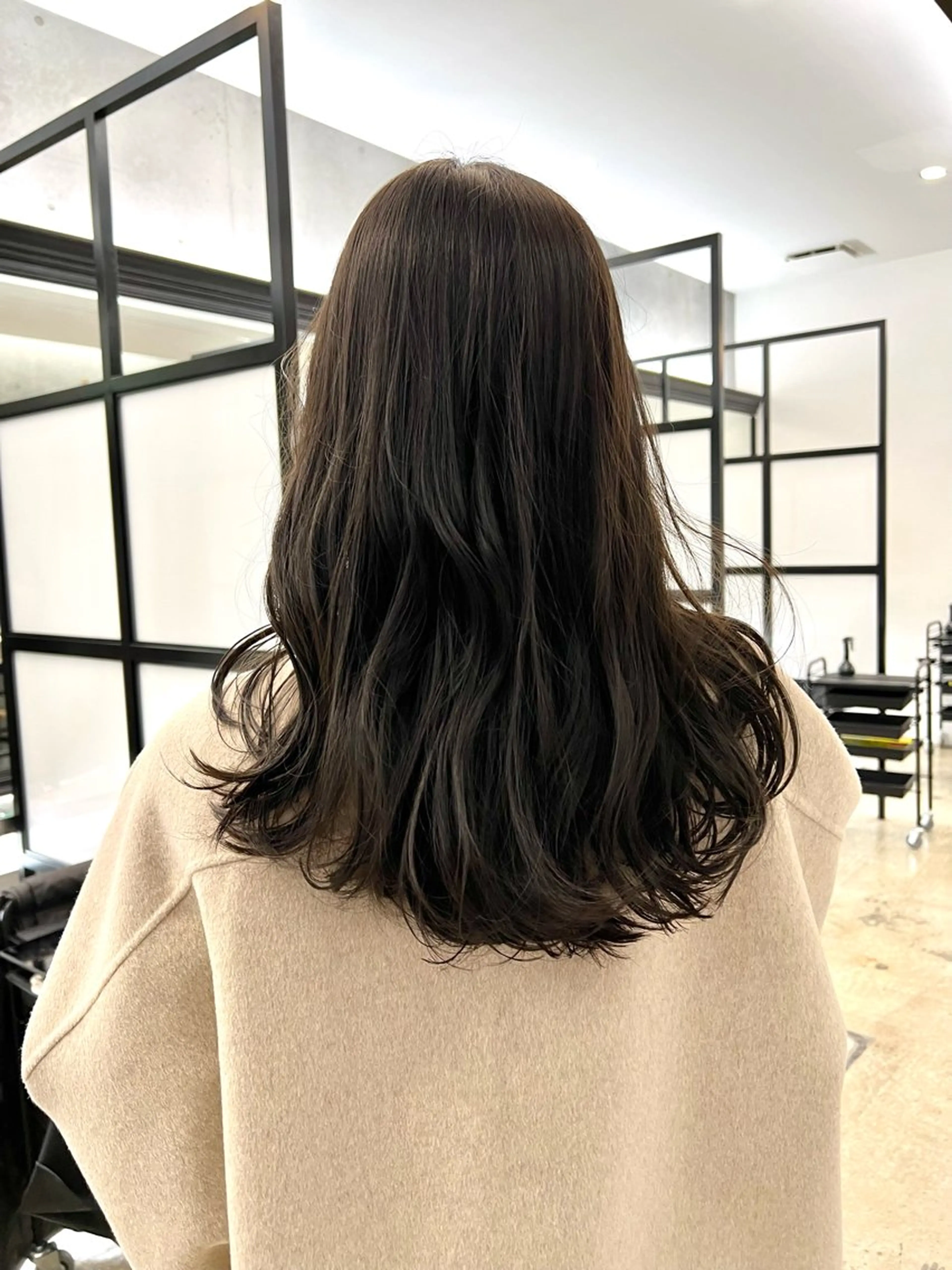 セミロング くせっ毛カット タツヤのヘアスタイル