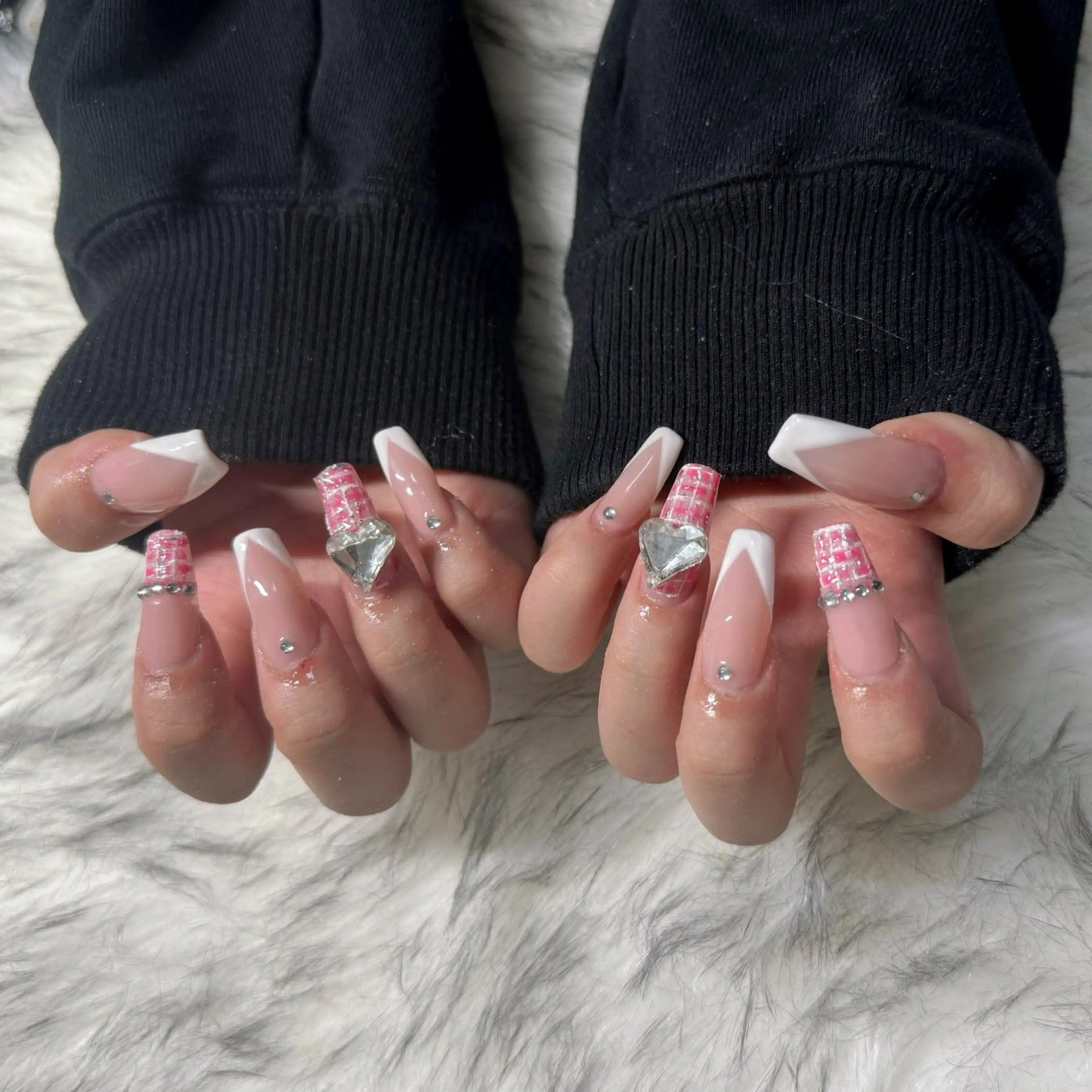 ロング ハンドネイル mao .のネイルデザイン