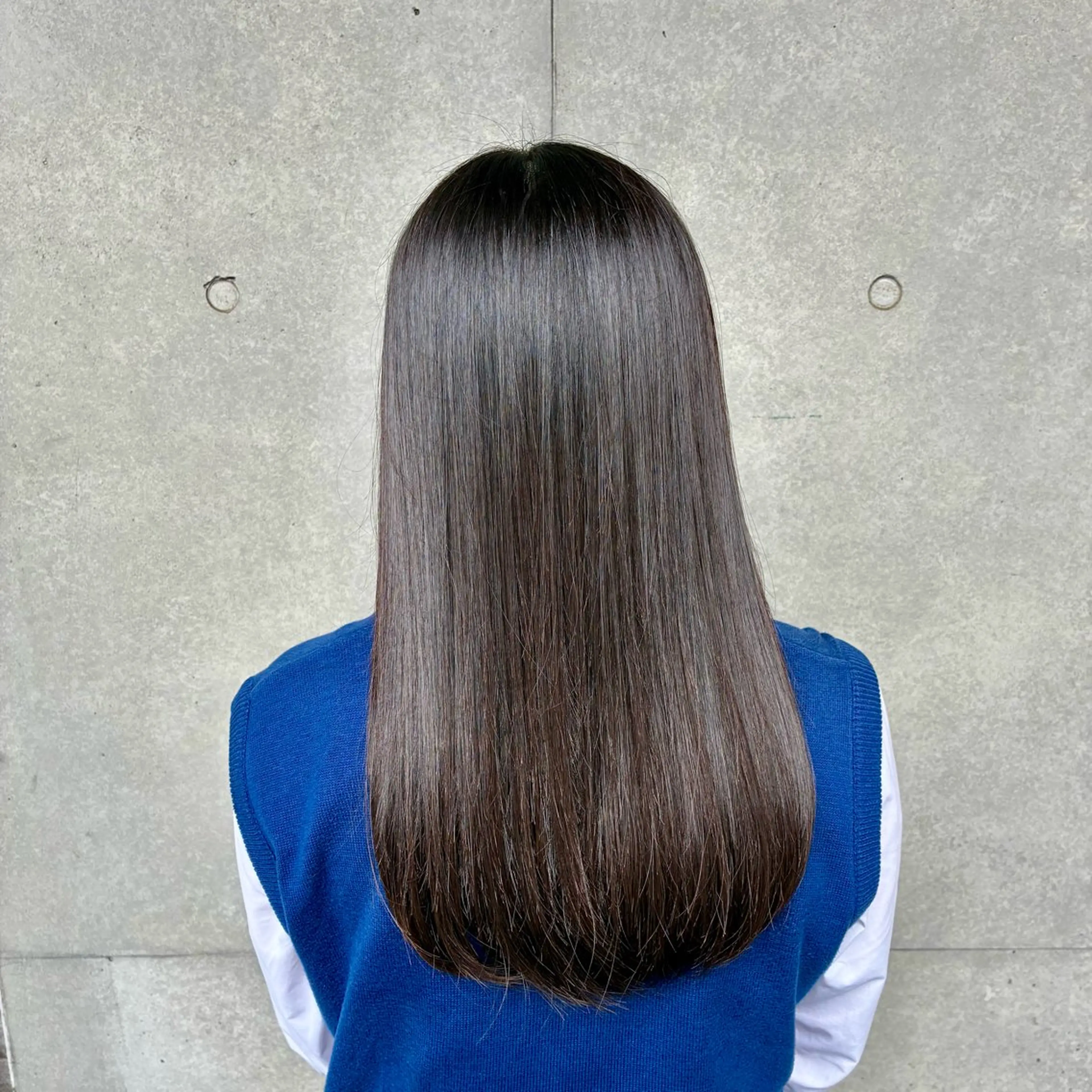 ロング 縮毛矯正 遠藤姫花 𝒂𝒔𝒉草加𓂃のヘアスタイル