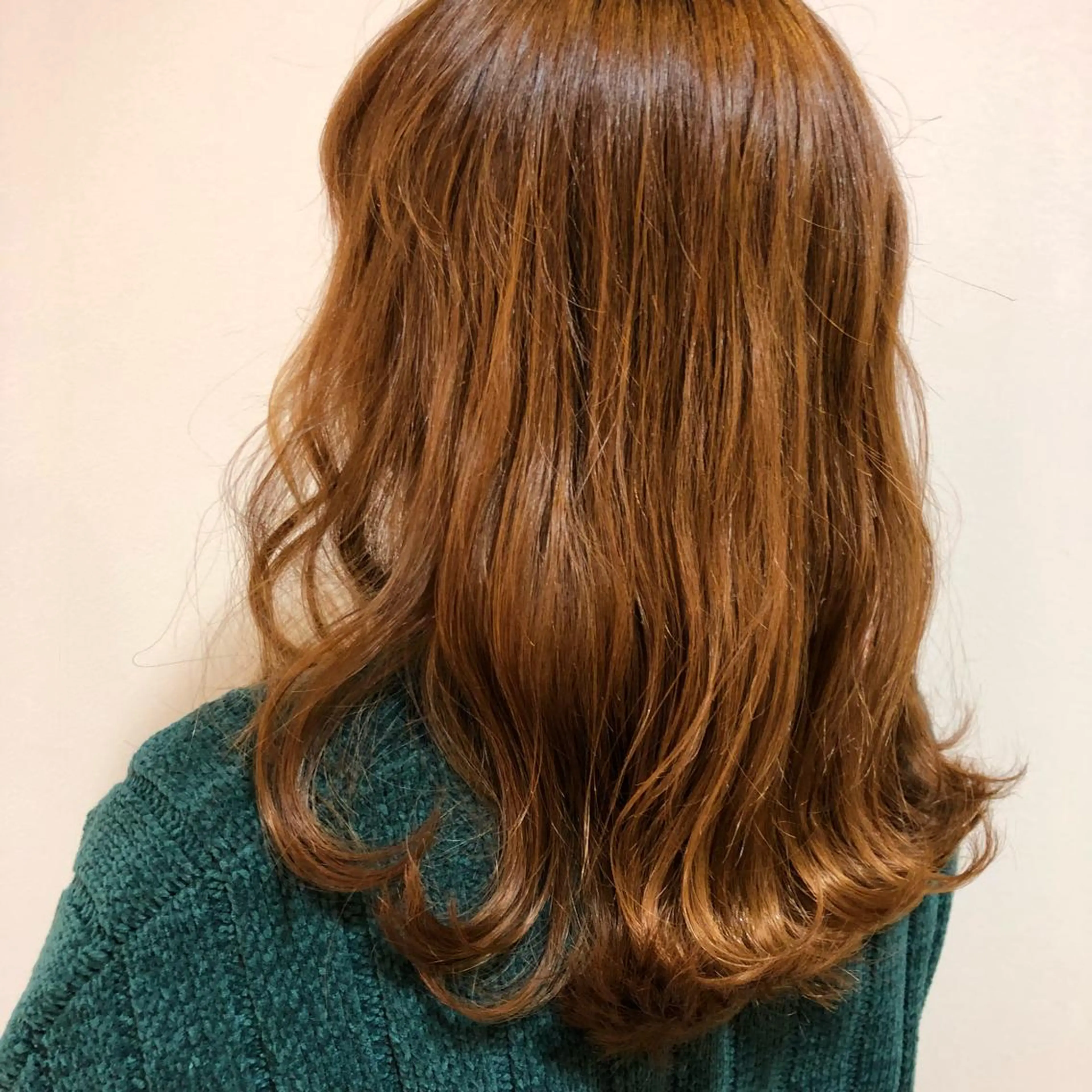 ミディアム カット パーマ トリートメント 松佐 ゆかりのヘアスタイル