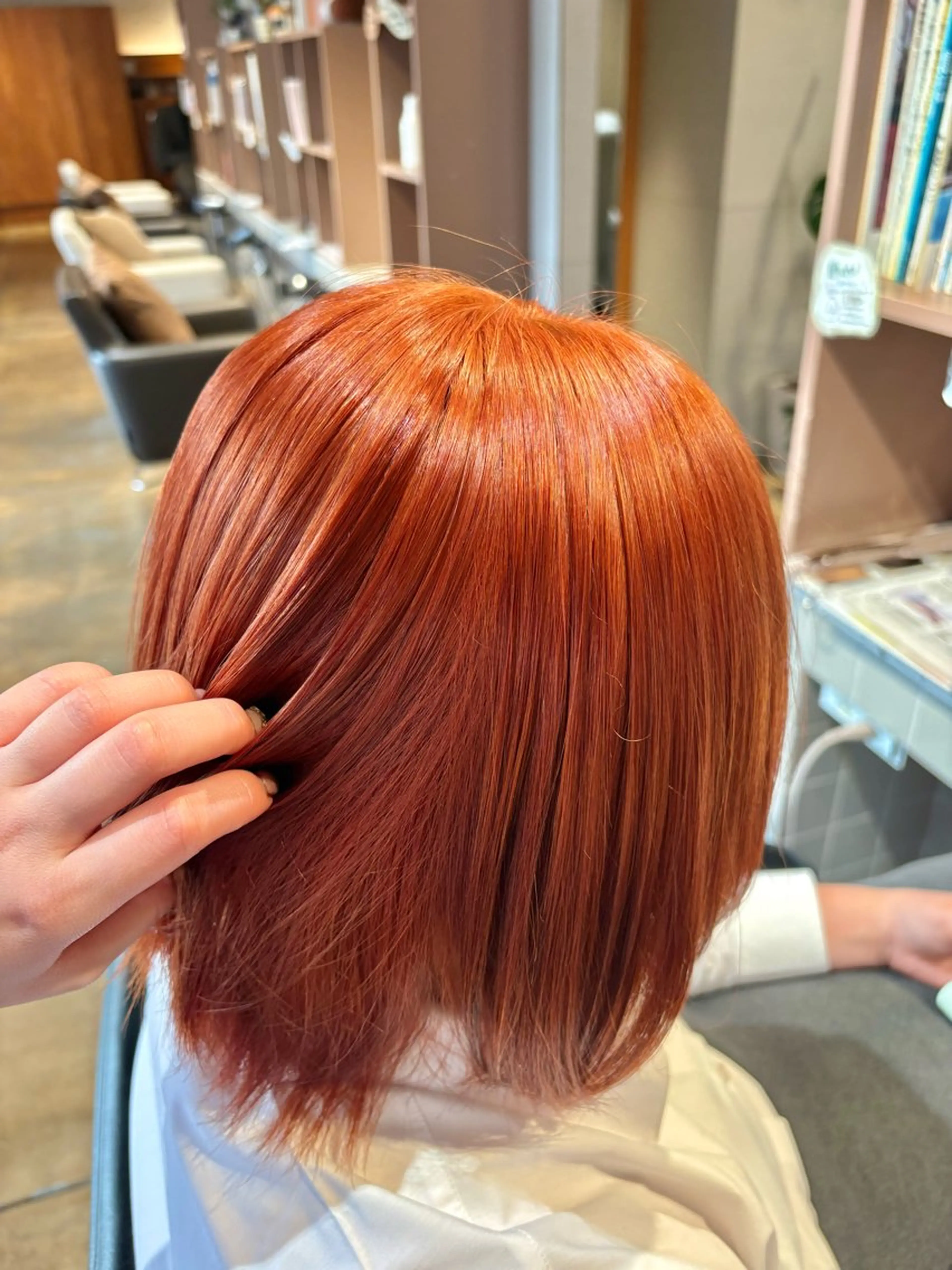 ミディアム カラー ブリーチ ケアブリーチ オレンジ カット ヘアカラー 秋吉 結愛のヘアスタイル