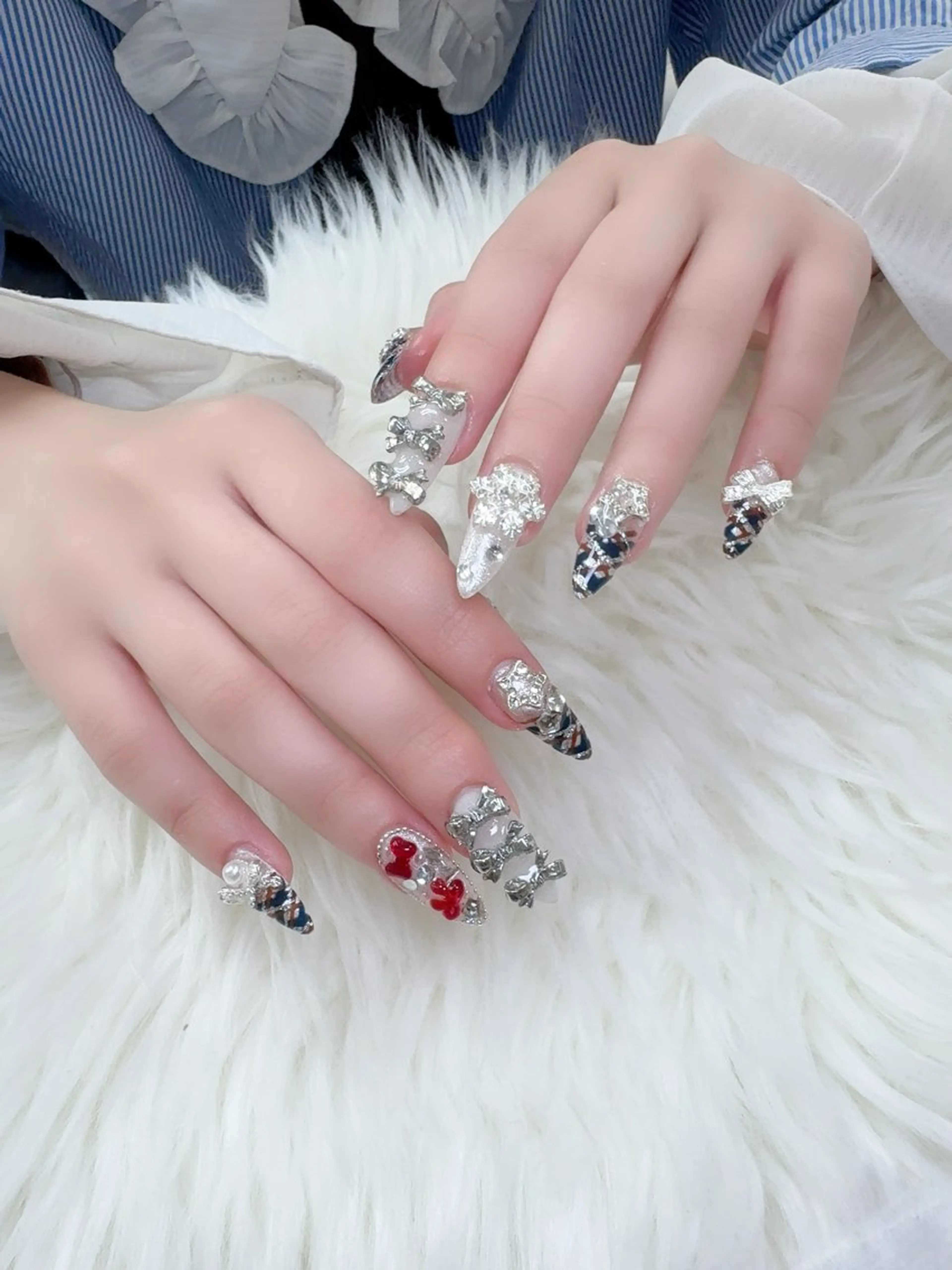 ネイル フレンチネイル 韓国ネイル マグネットネイル ニュアンスネイル オフィスネイル ハンドネイル Mlan Nailのネイルデザイン