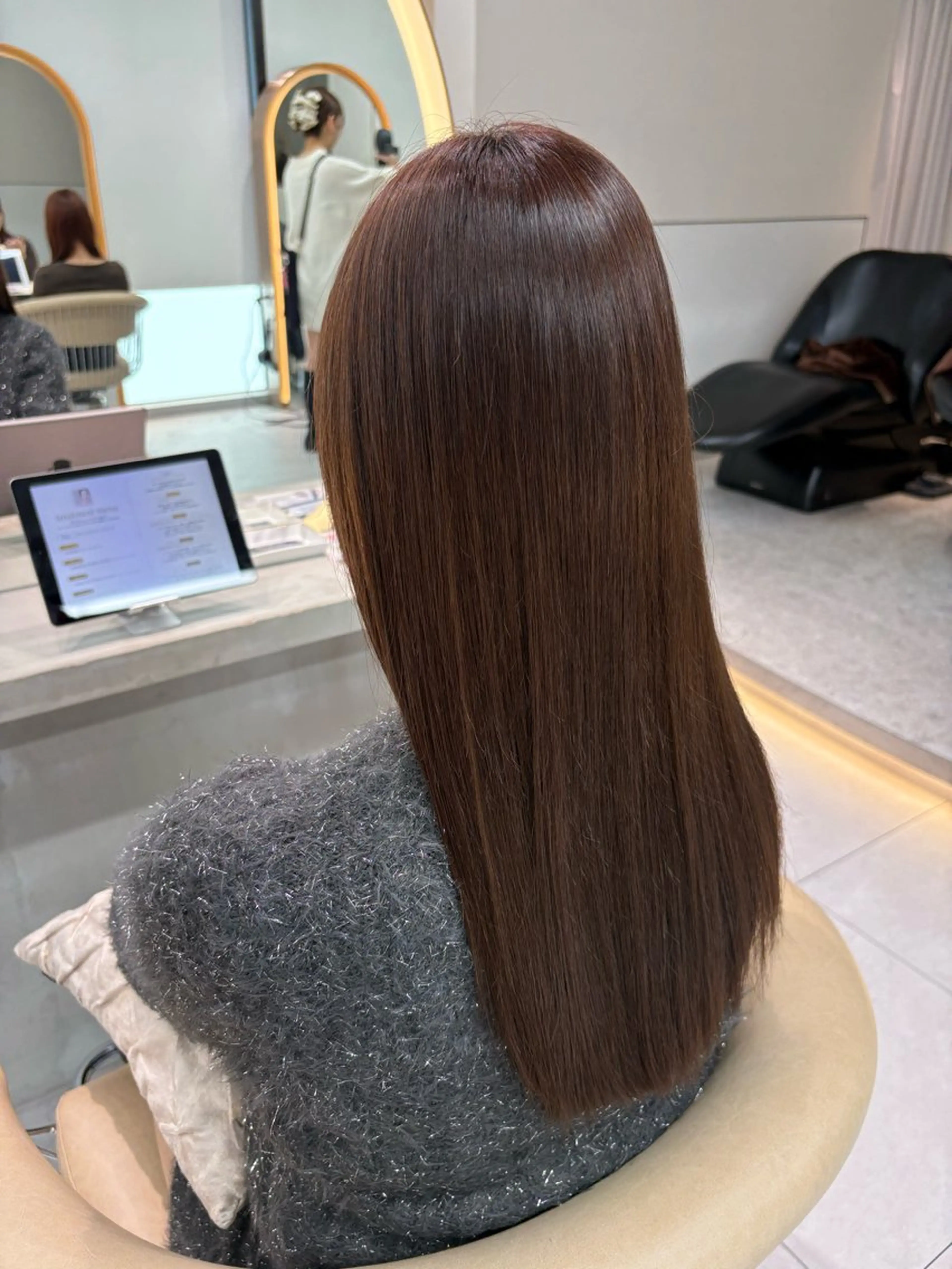 ロング カット ヘアカラー 縮毛矯正 福岡縮毛矯正✨️ ストレート 向井和輝のヘアスタイル