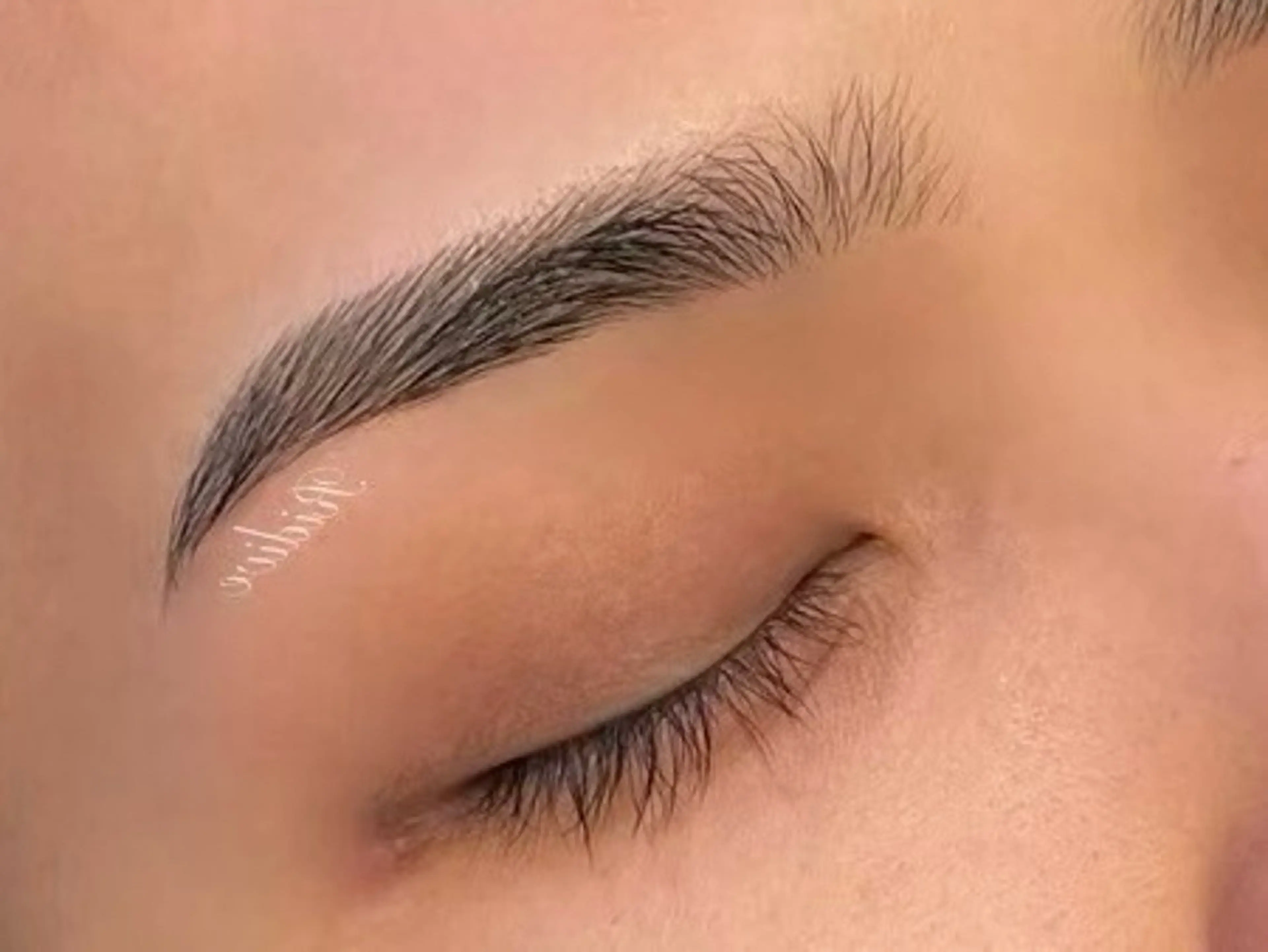 アイブロウ Ridive Haruの眉毛・アイブロウイメージ