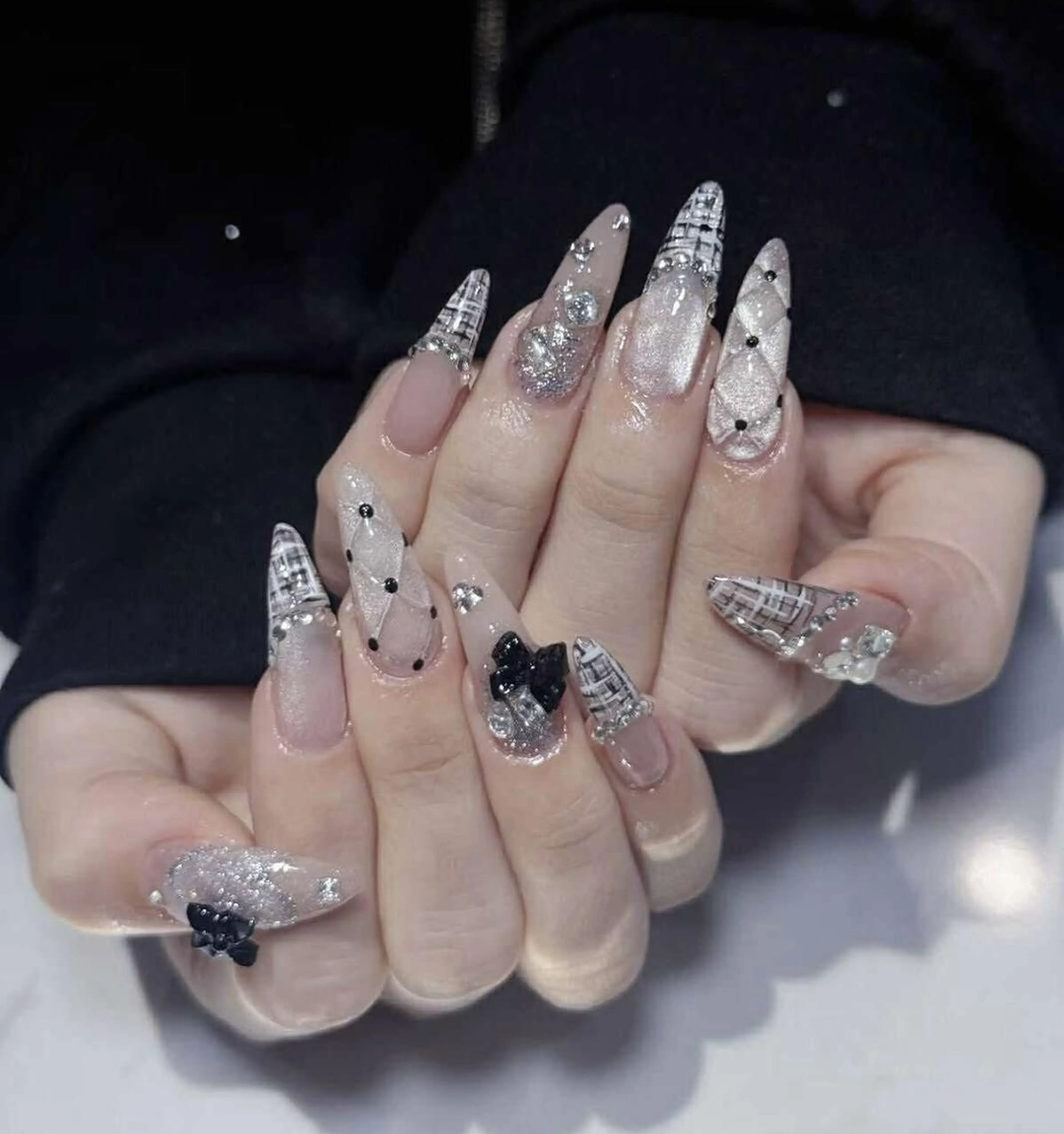 ロング 韓国風ヘア ハンドネイル Bling Salonのネイルデザイン