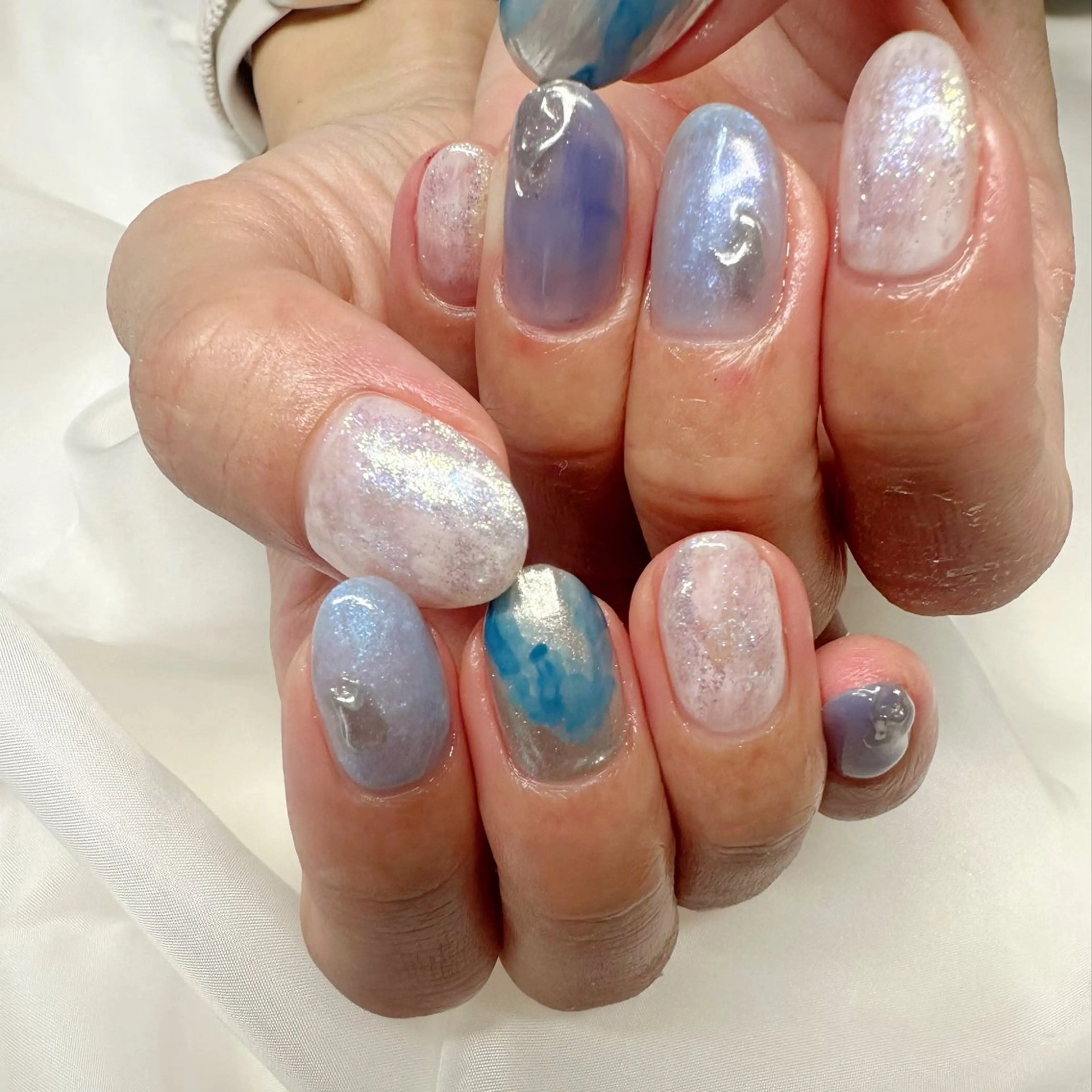 ネイル オーロラネイル ブルー クリアネイル 氷ネイル・うるうるネイル 韓国ネイル 🪞KAPE NAIL 🪞のネイルデザイン