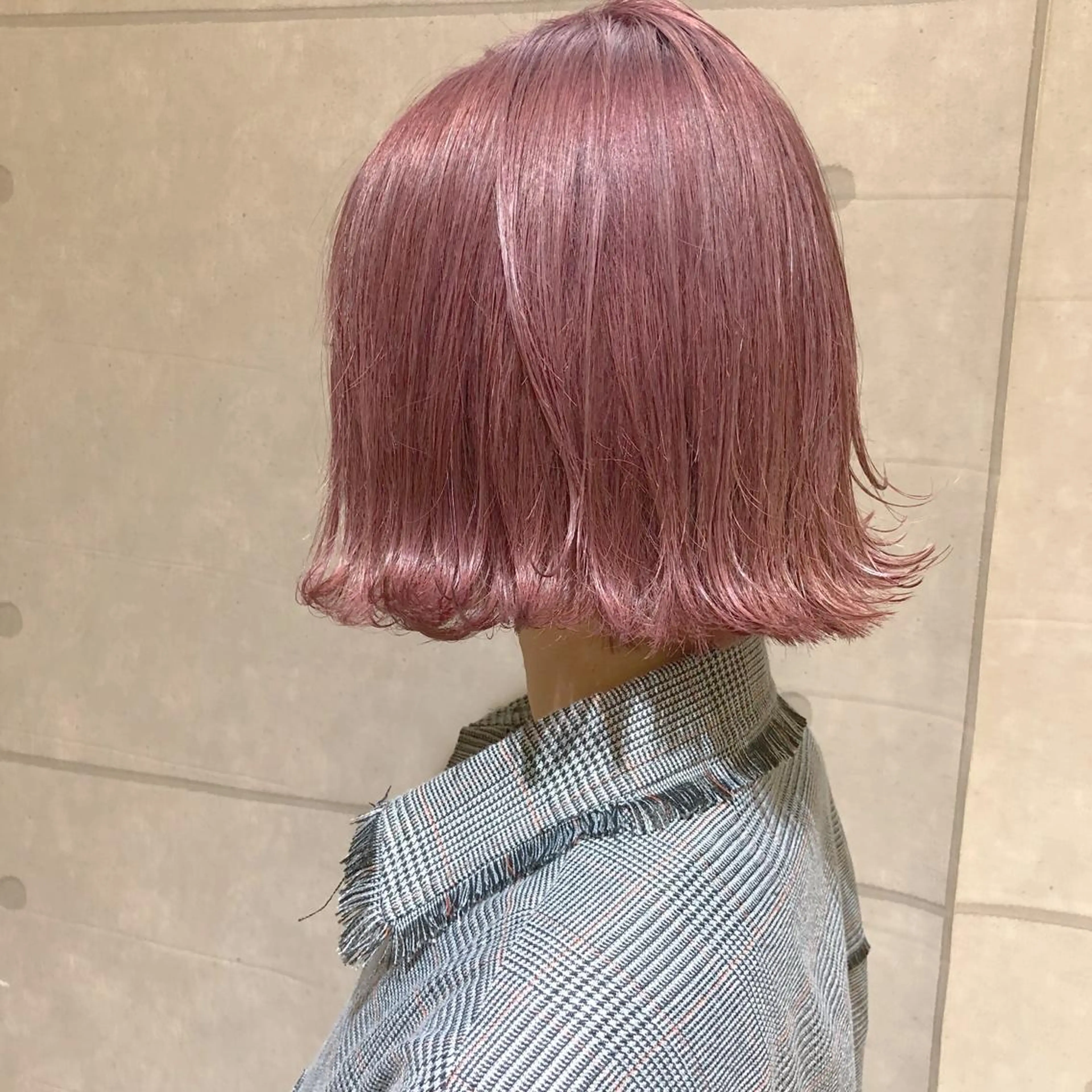 ショート カラー パーマ ヘアアレンジ マツエク・マツパ イルミナカラー ピンクカラー カラーマツエク ボブ ヘアカラー ハイトーン特化🤍 浦住のヘアスタイル