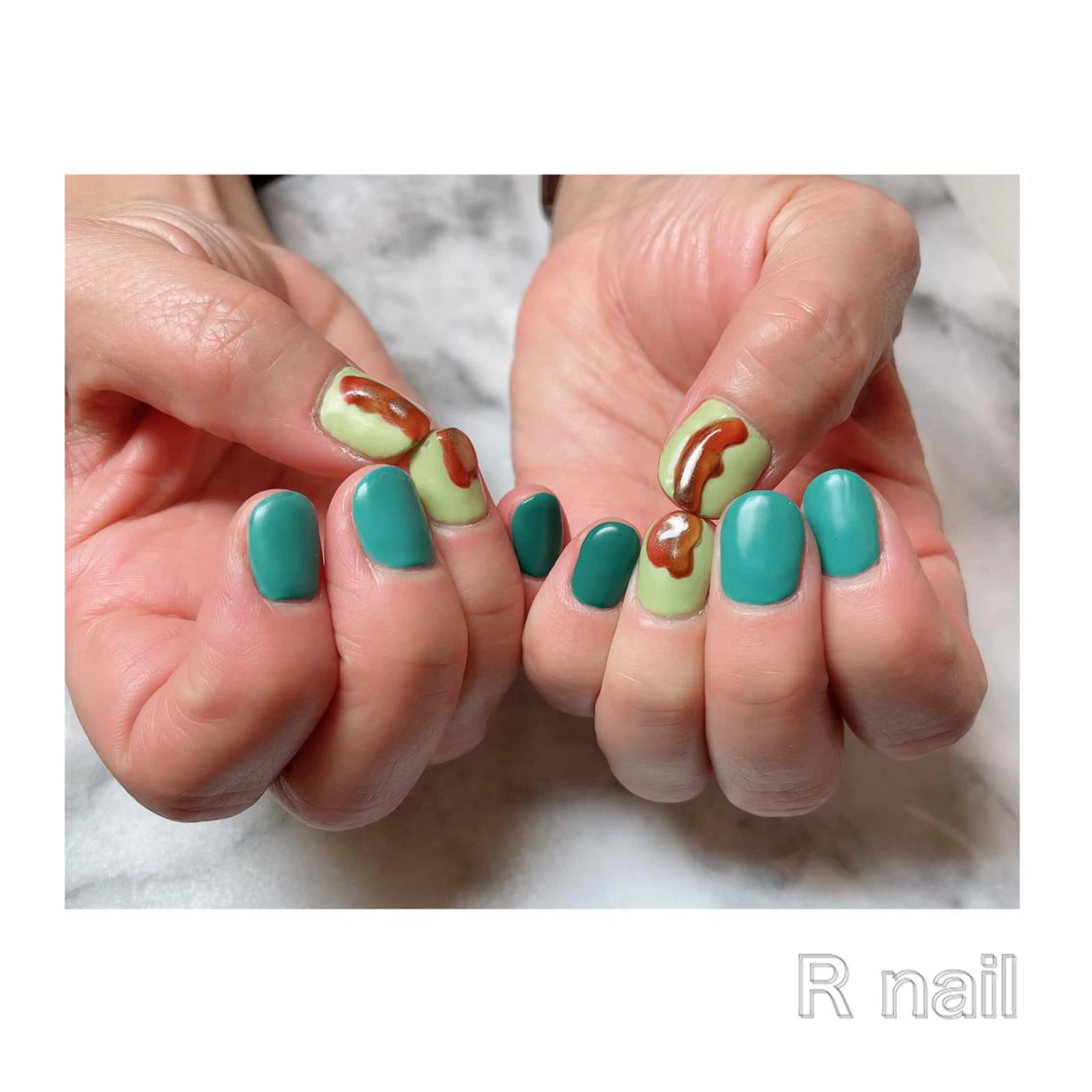 ネイル SUN&MOON REOのネイルデザイン