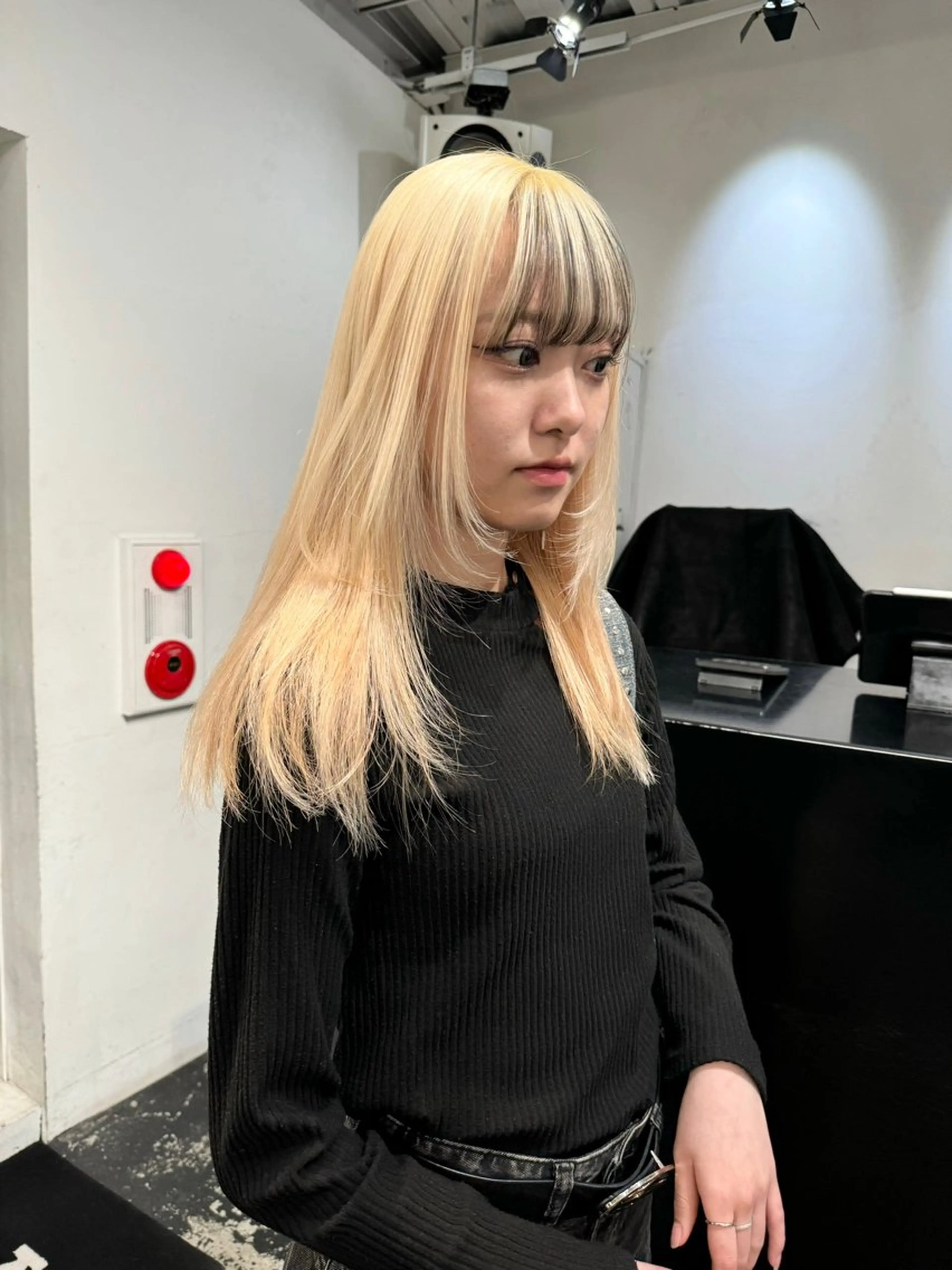 ロング カラー ヘアアレンジ ブリーチ 抜きっぱなしブロンド ブロンド ホワイトブロンド ヘアカラー トリートメント 艶ハイトーン/ヘア アレンジAYAKAのヘアスタイル