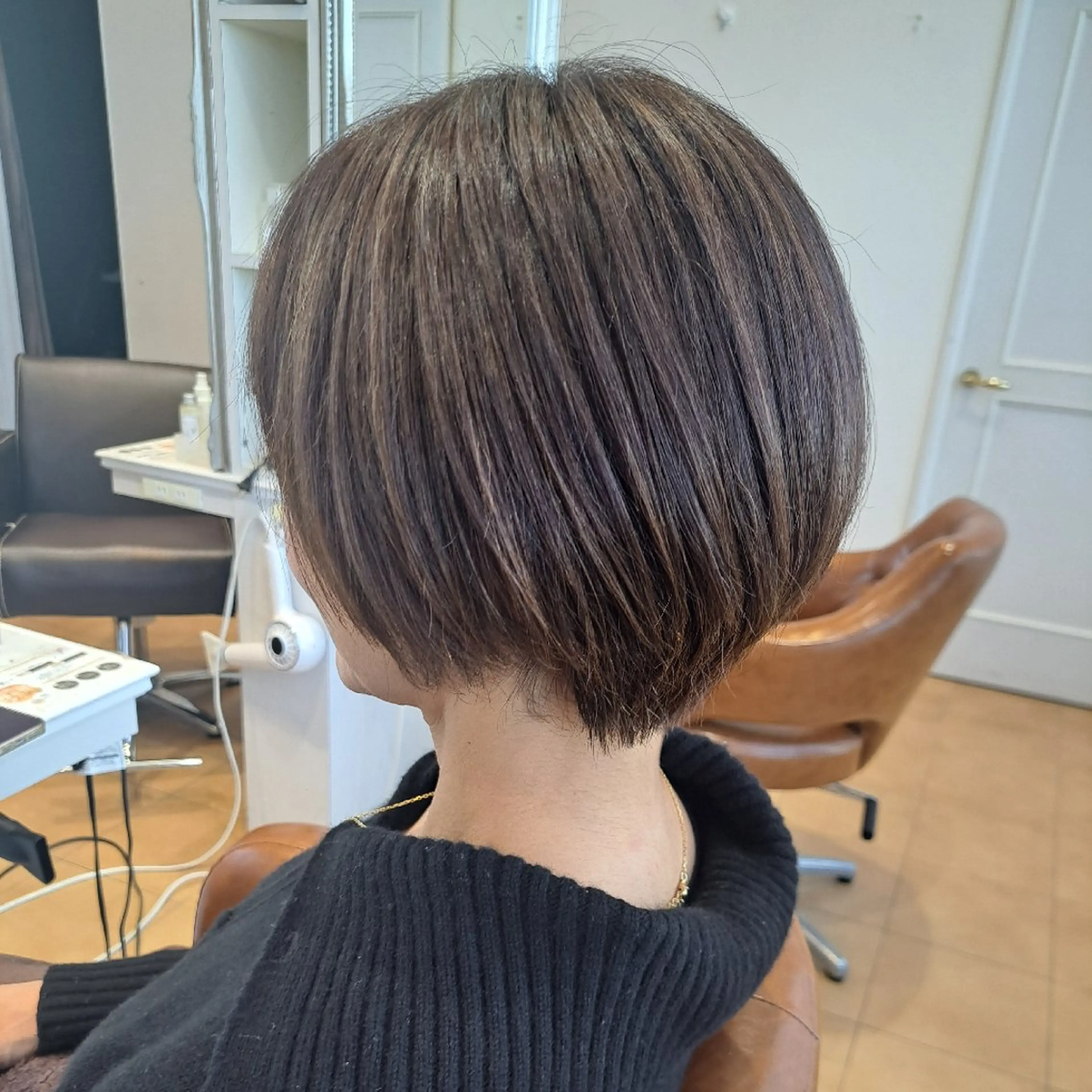 ショート カラー アッシュ カット ヘアカラー トリートメント 本多 いぶきのヘアスタイル