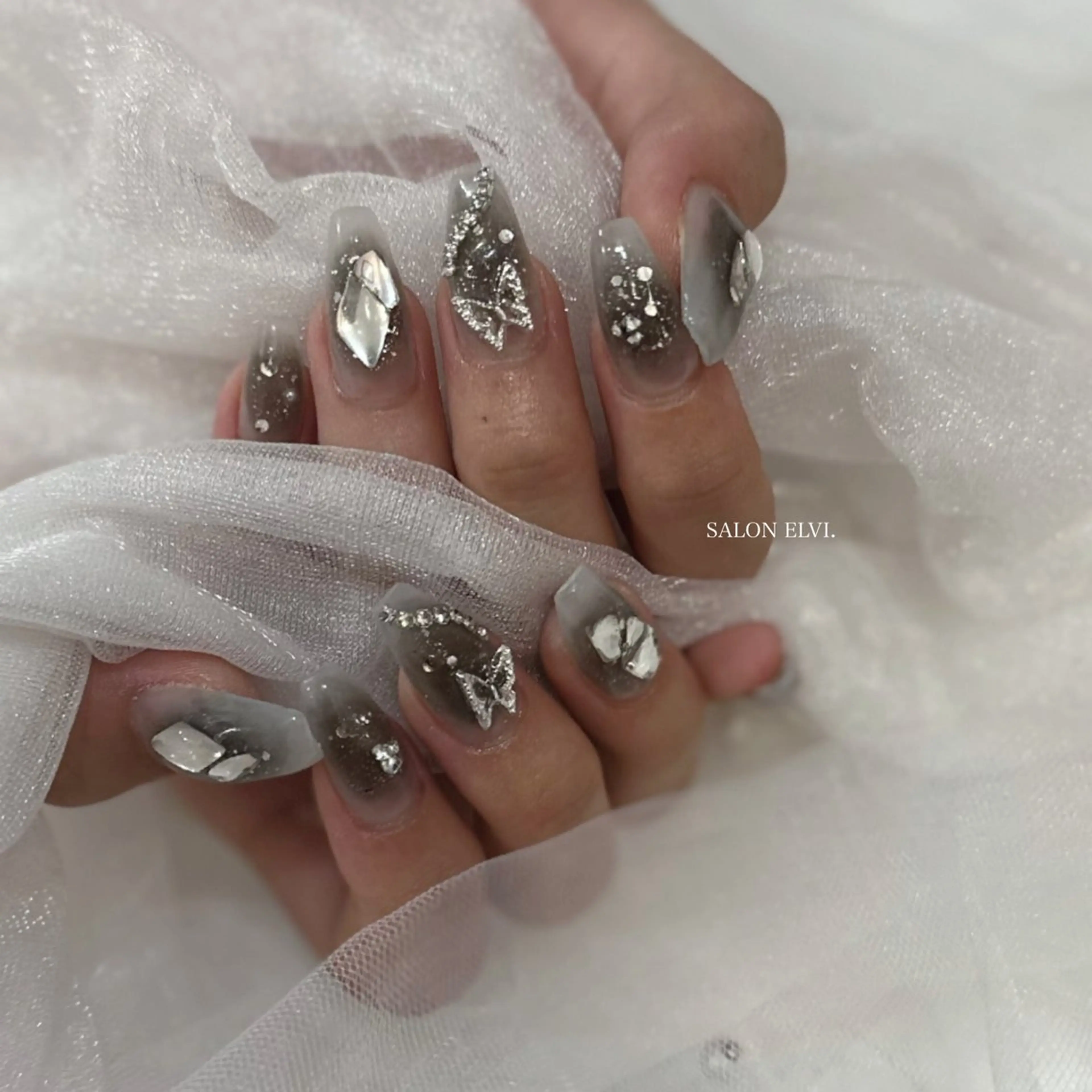 ネイル SALON ELVI.所属・SALON ELVI.のネイルデザイン