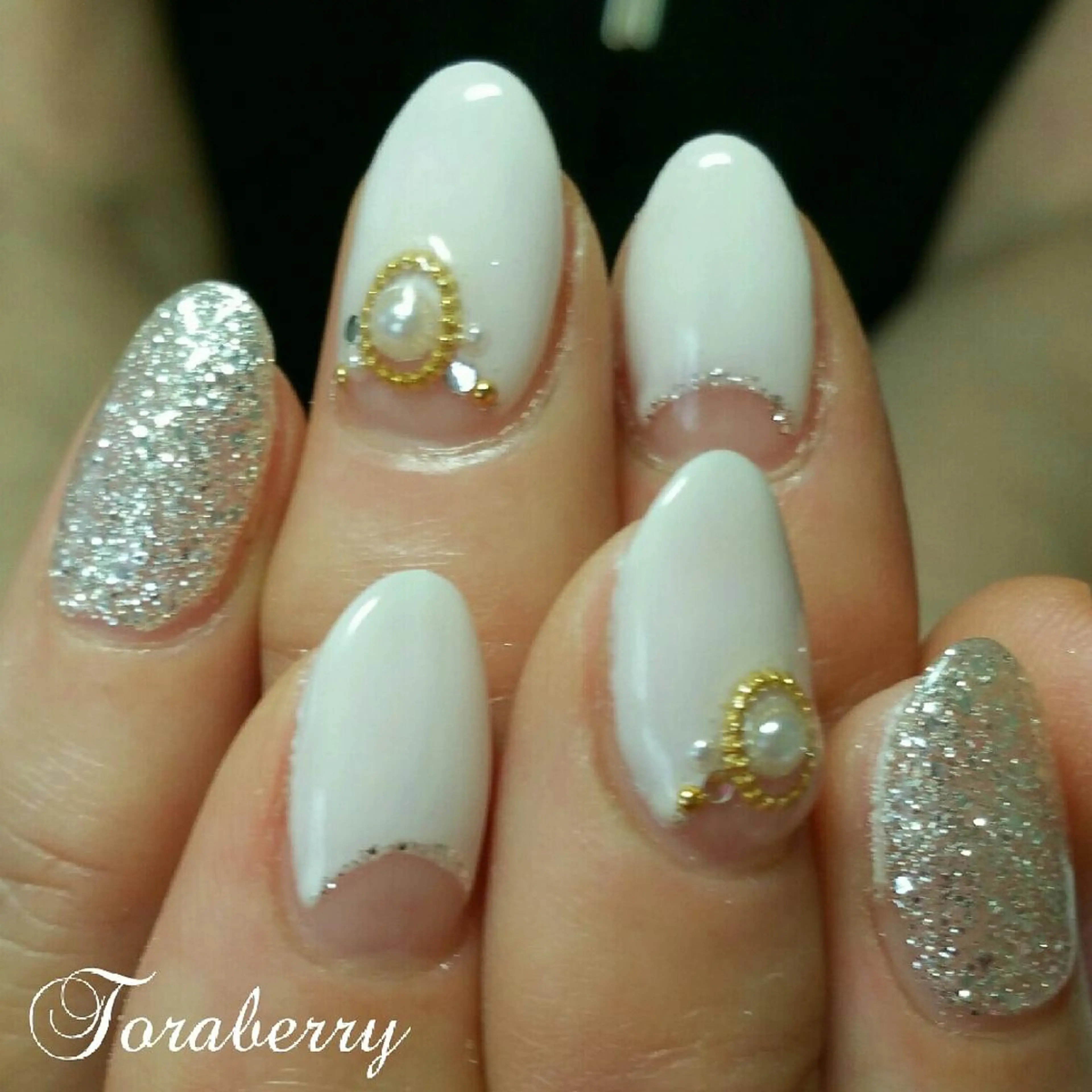 ネイル フレンチネイル 逆フレンチ ハンドネイル ネイリスト なつみのネイルデザイン