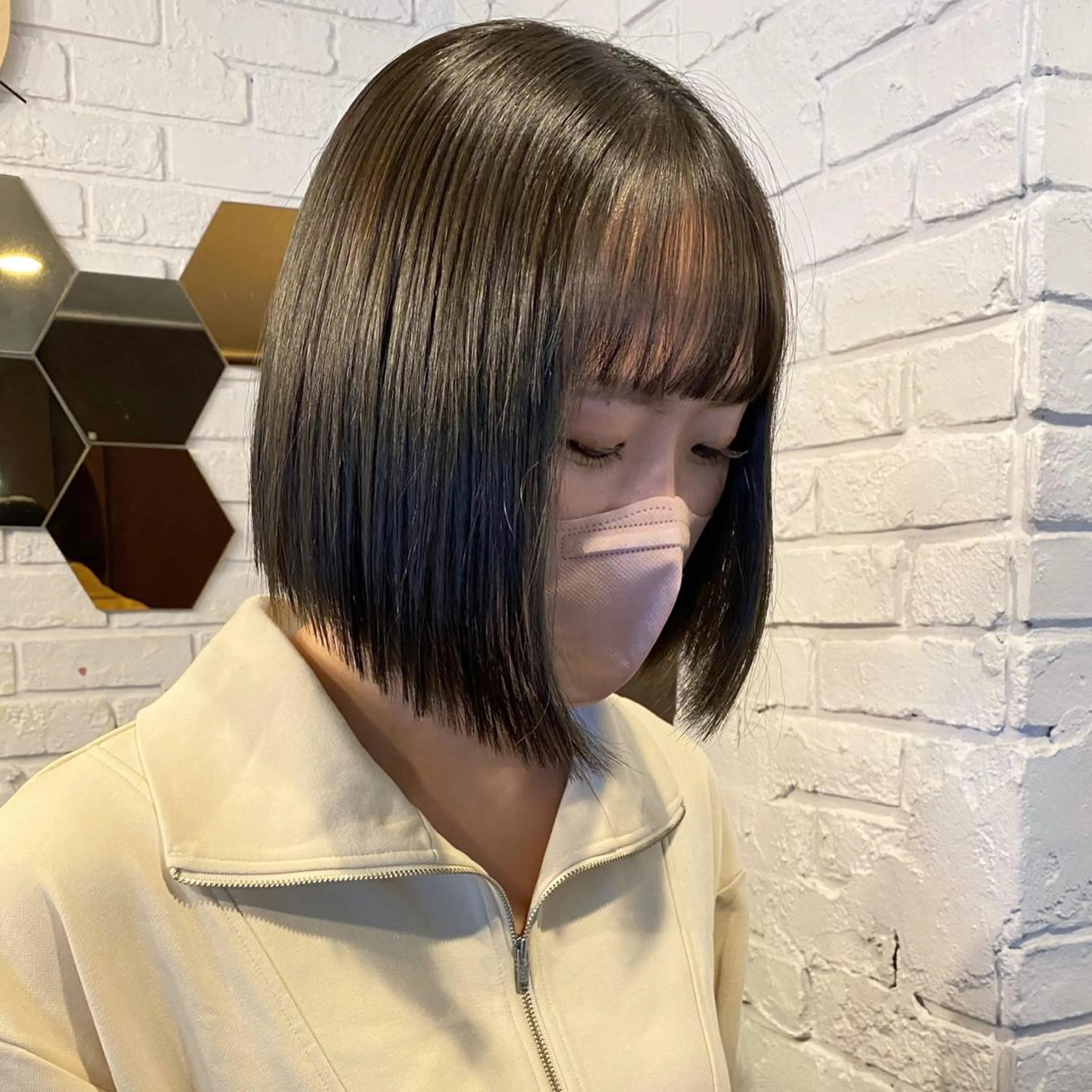 ミディアム カラー ヘアアレンジ グレージュ オリーブカラー オリーブグレージュ オリーブグレー ボブ カット ヘアカラー 縮毛矯正 トリートメント レイヤーカット×髪質 改善🇰🇷シオリのヘアスタイル