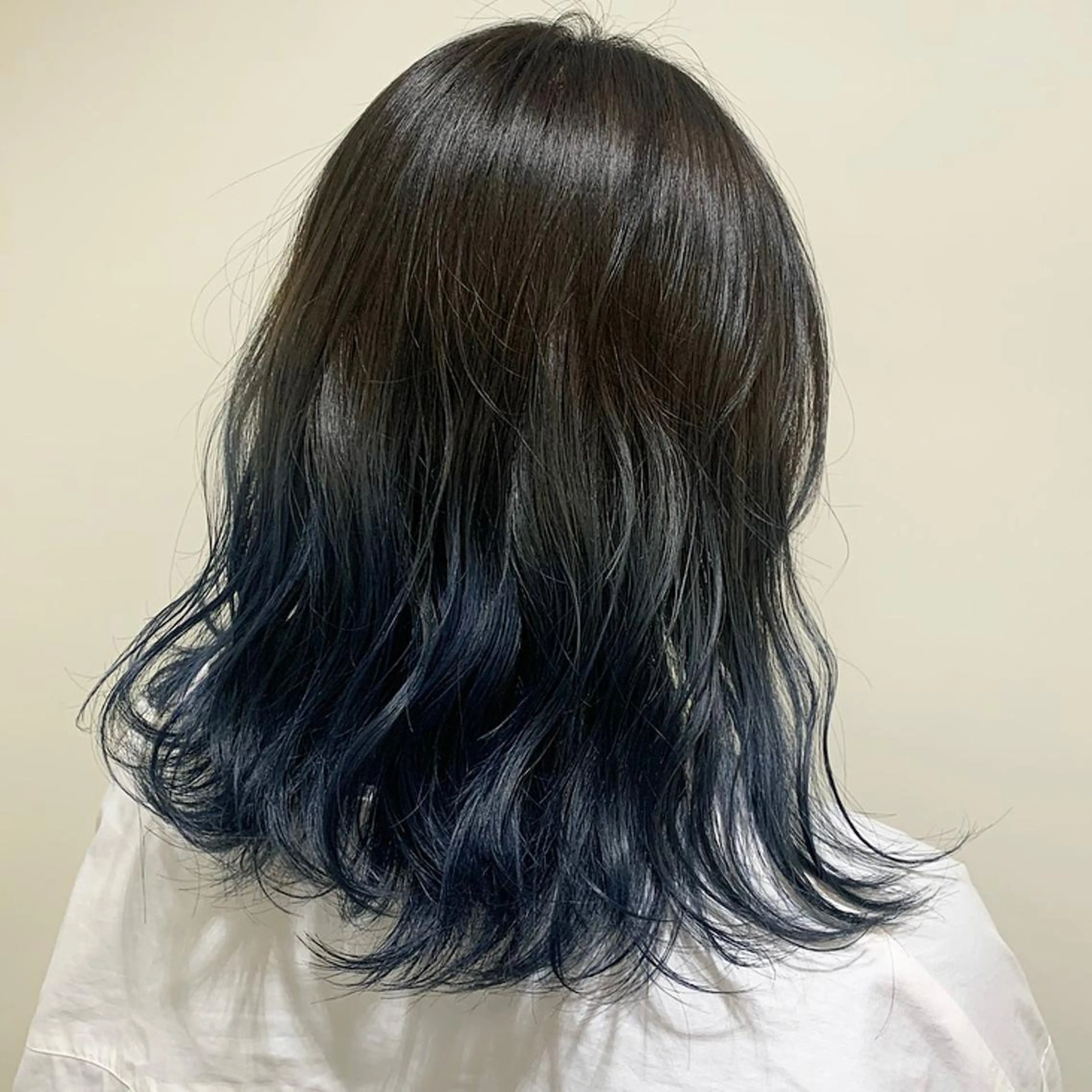 カラー 山口 莉奈のヘアスタイル