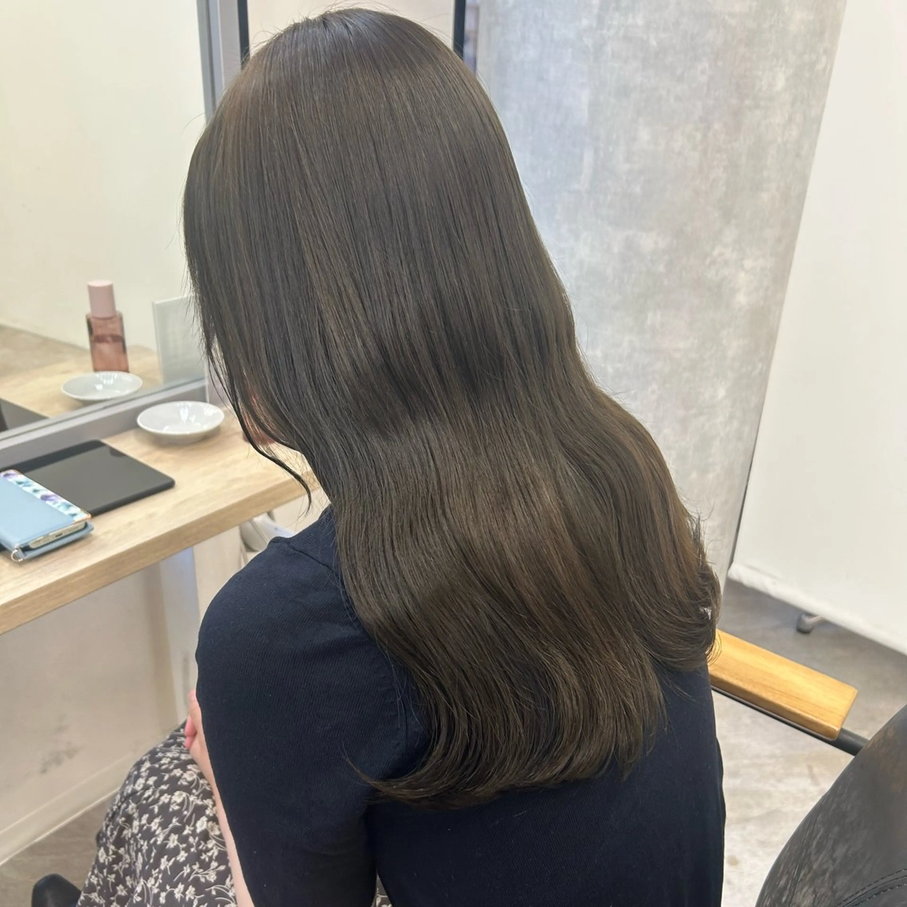 ロング カラー ヘアカラー トリートメント otoha✳︎ くすみカラーのヘアスタイル