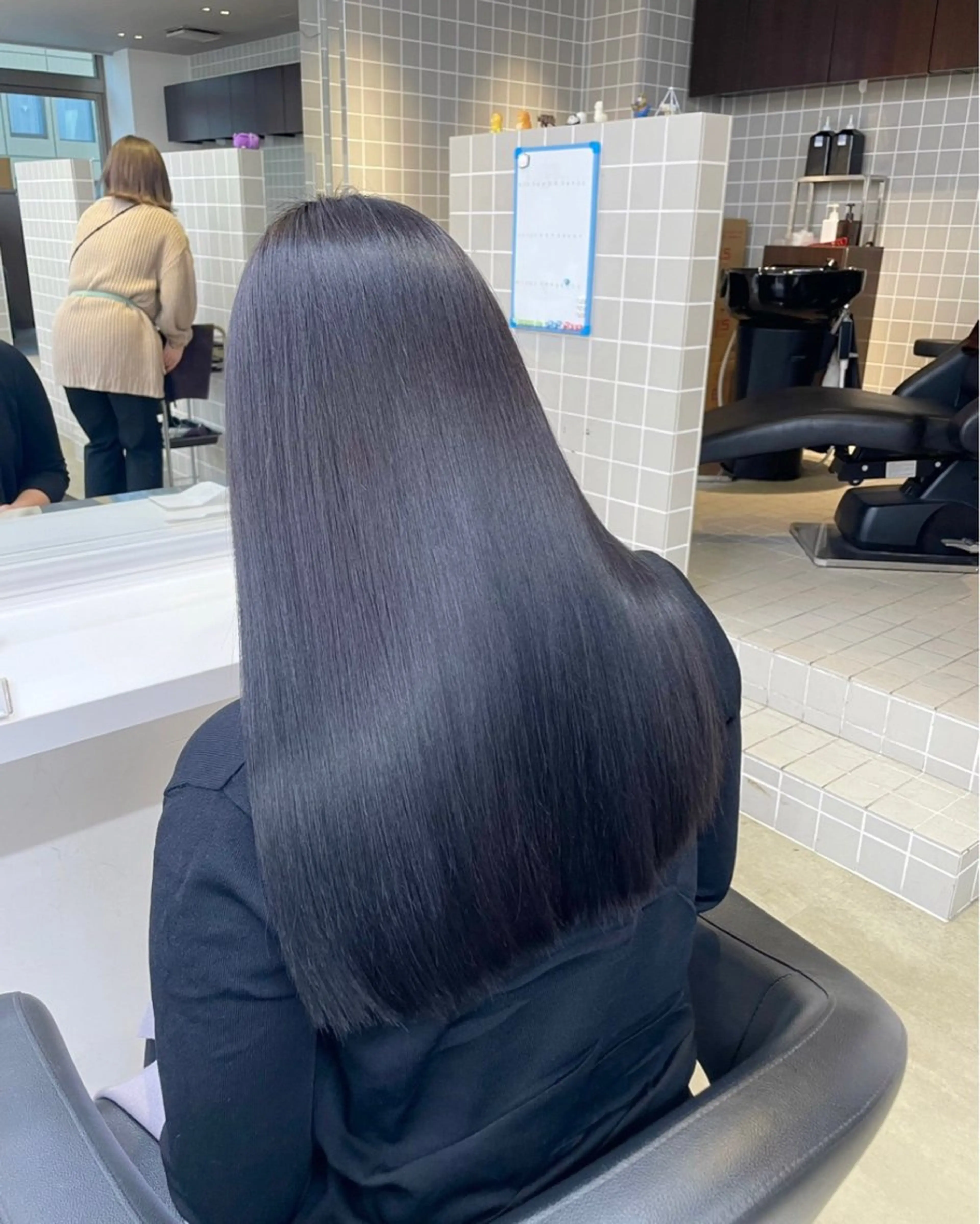 ロング 🍀yuria/ハイ トーン/ペールカラーのヘアスタイル