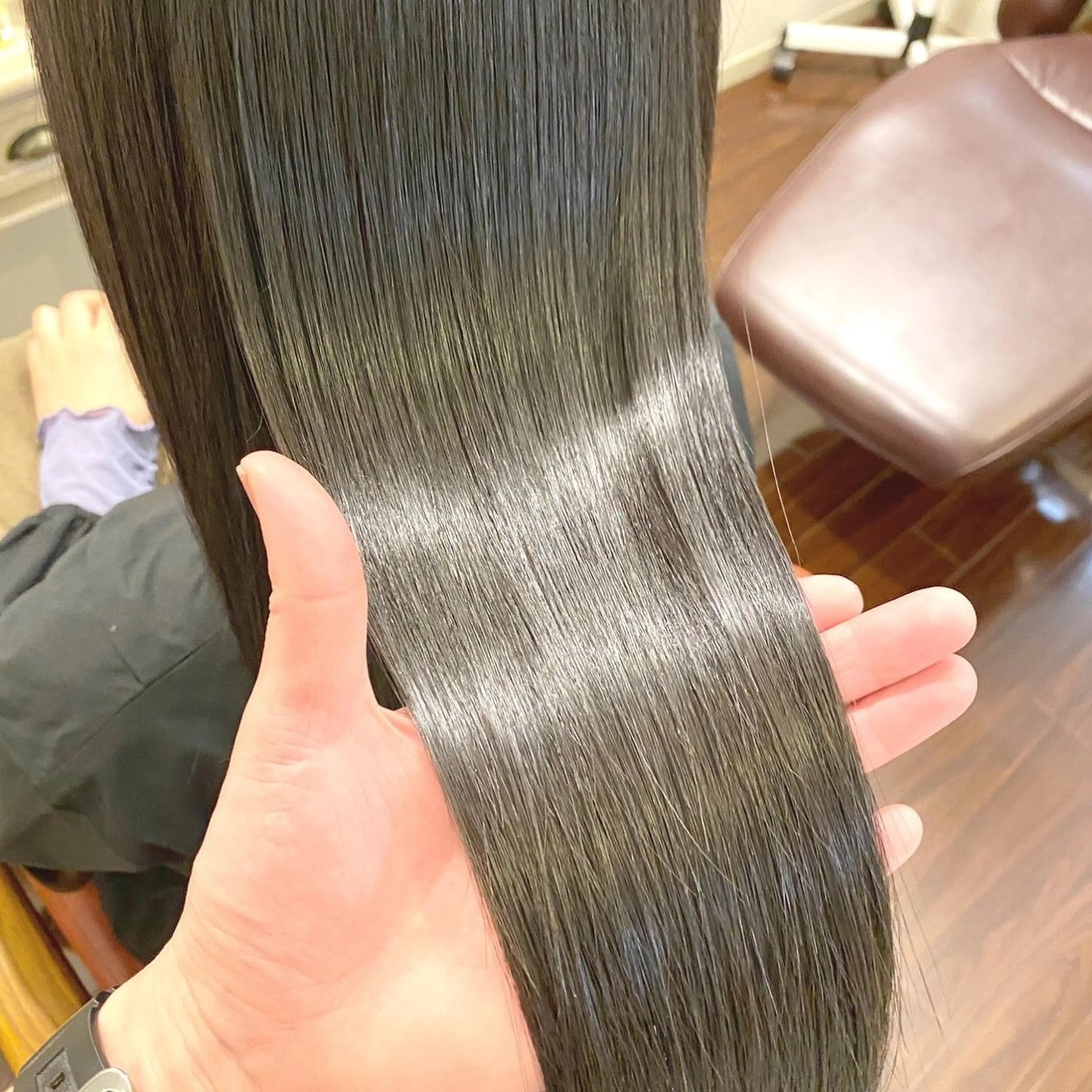 ロング ALUX所属・榎戸 桃香のヘアスタイル