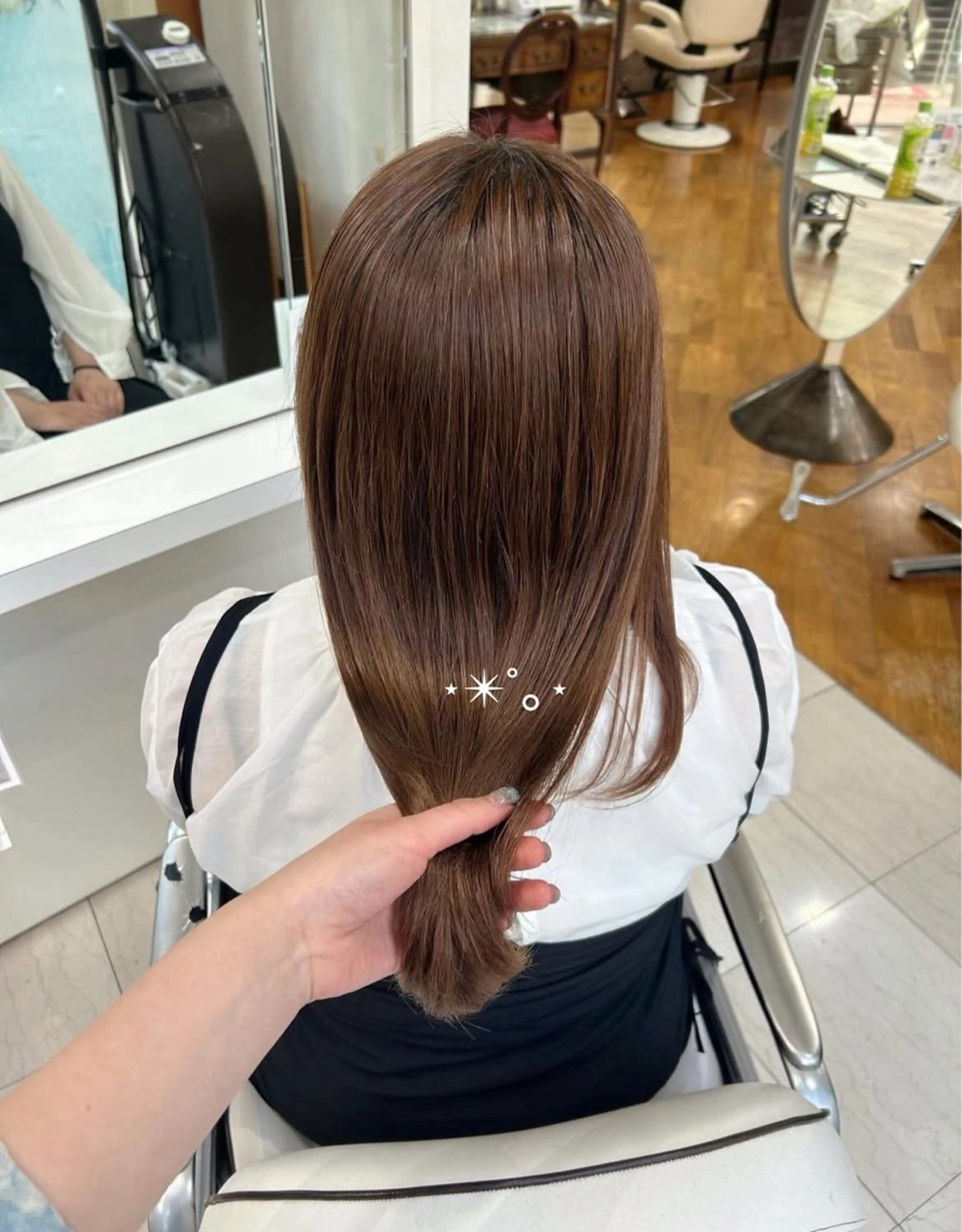 セミロング 縮毛矯正 ありむらもえ/ 透明感カラーのヘアスタイル