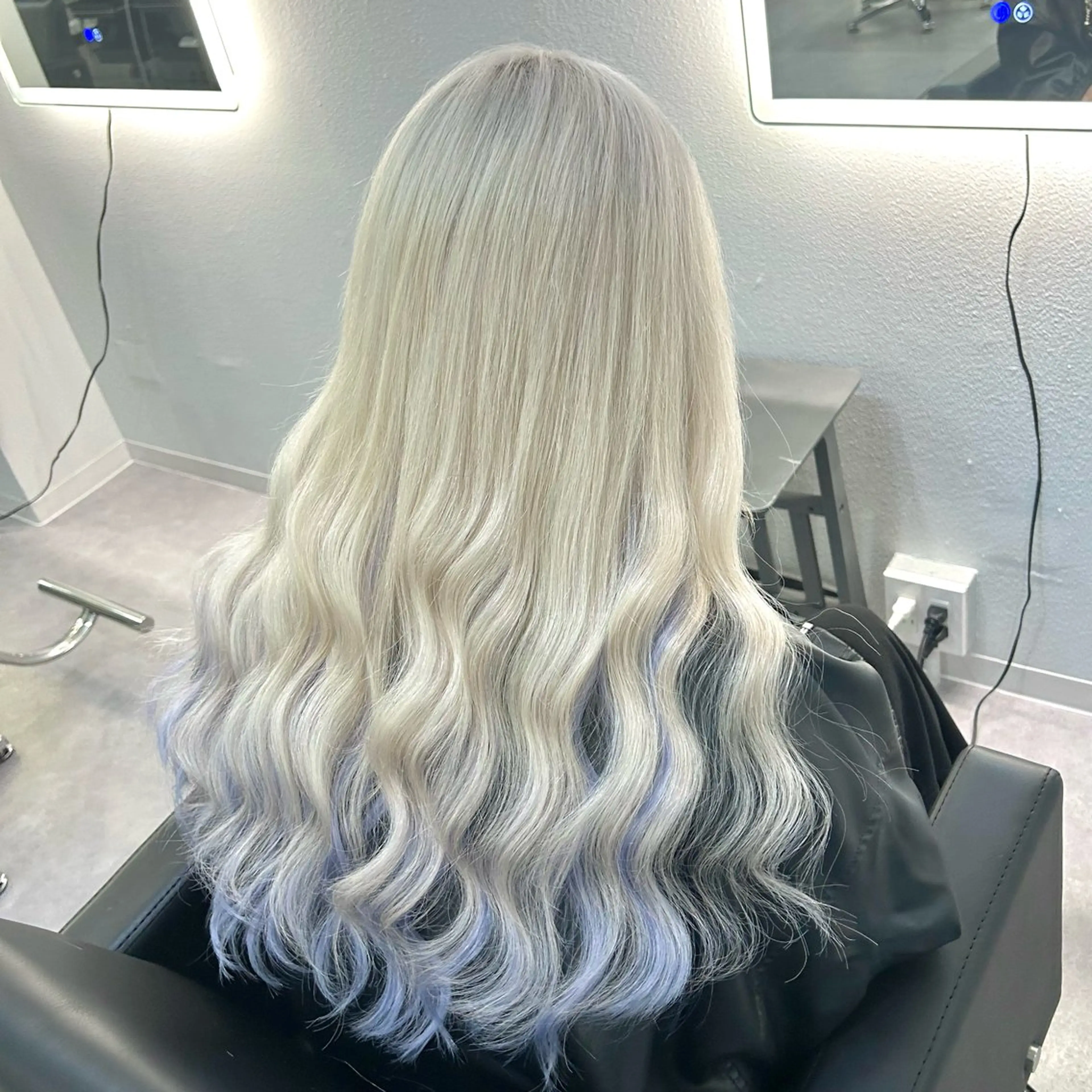 ロング カラー ベージュカラー ブリーチ ダブルカラー グレージュ ハイトーンカラー 大阪ケアブリーチ/ ミルクティーベージュのヘアスタイル