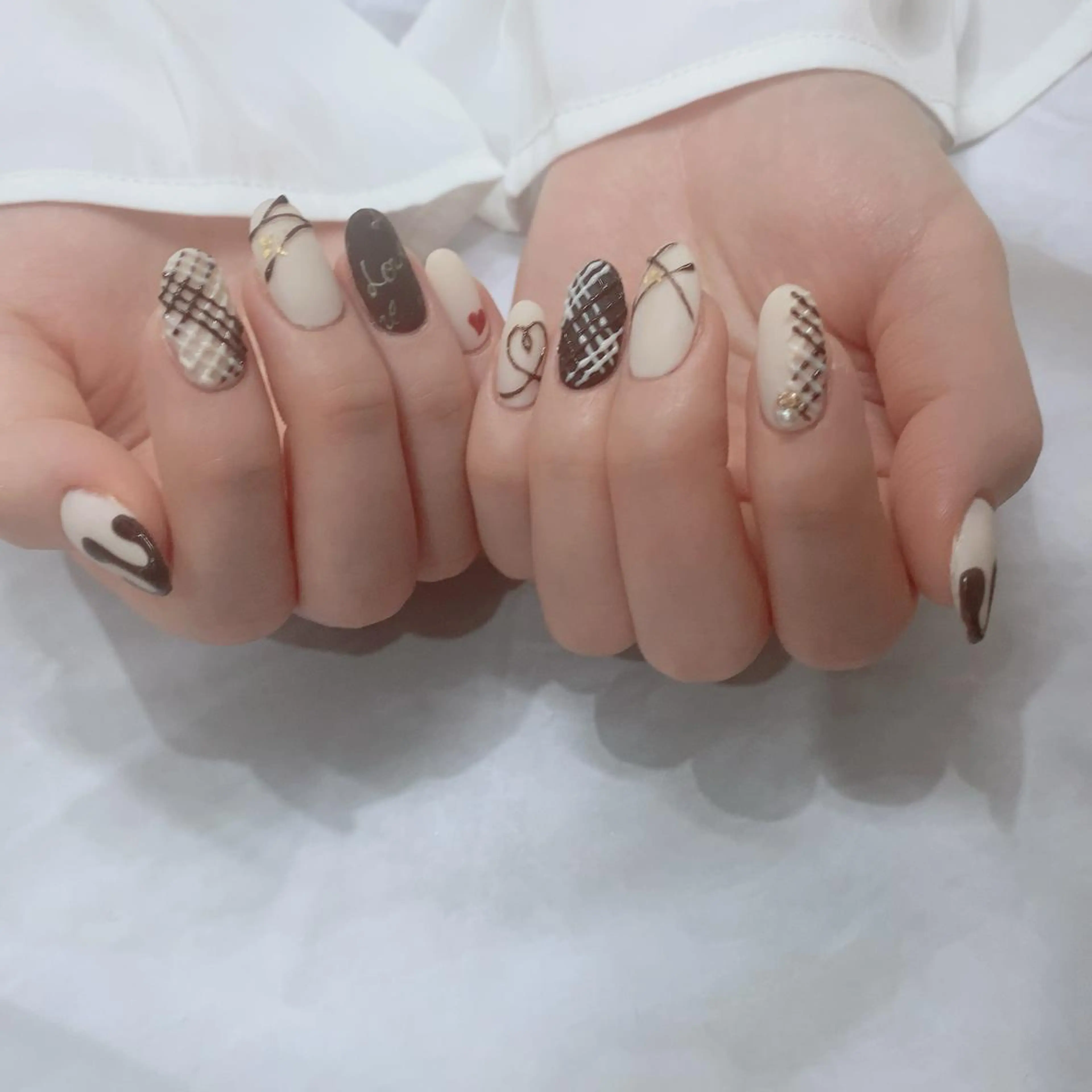 ネイル アートネイル バレンタイン ハンドネイル SOL NAILのネイルデザイン