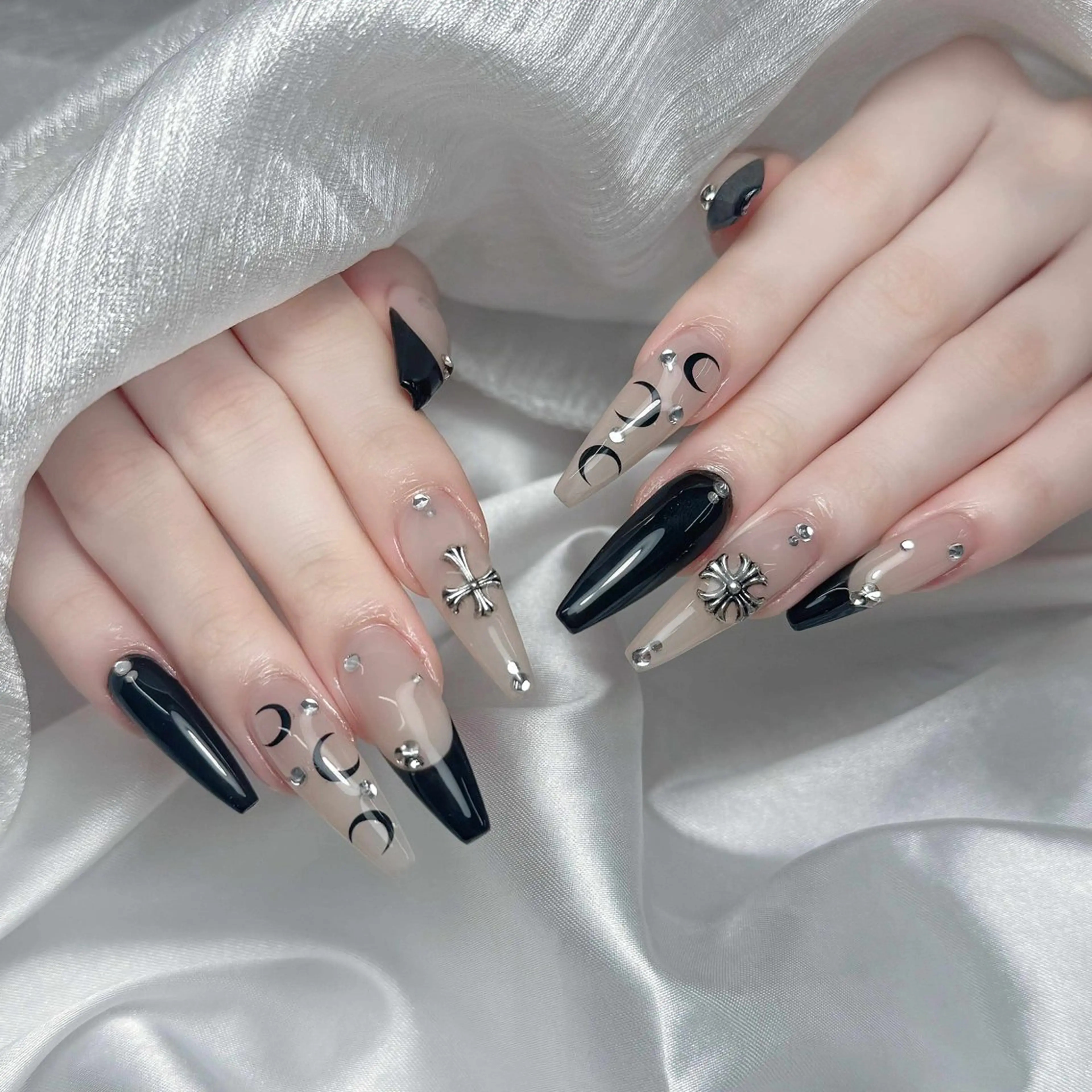 ネイル アートネイル ジェルネイル シンプルネイル ハンドネイル ハンドケア Nova Nail Nambaのネイルデザイン